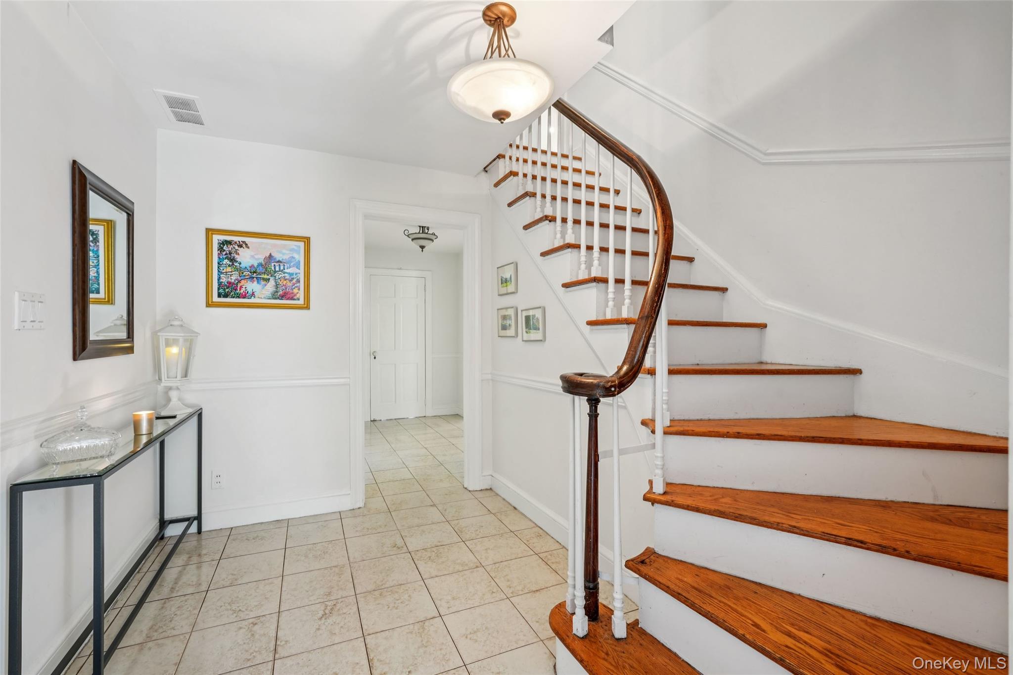 8 Abbey Road, Orangeburg, NY 10962