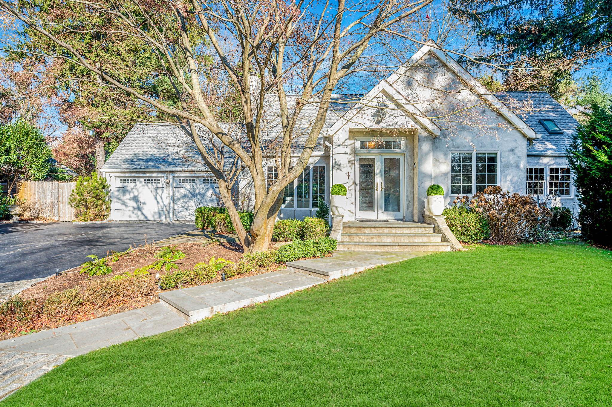167 Southdown Road, Huntington, NY 11743