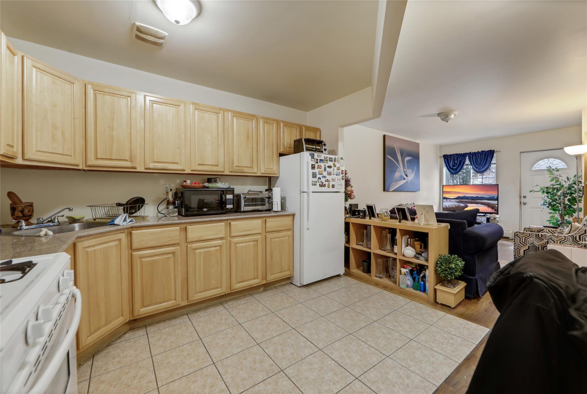 2470 Glebe Avenue, Bronx, NY 10461