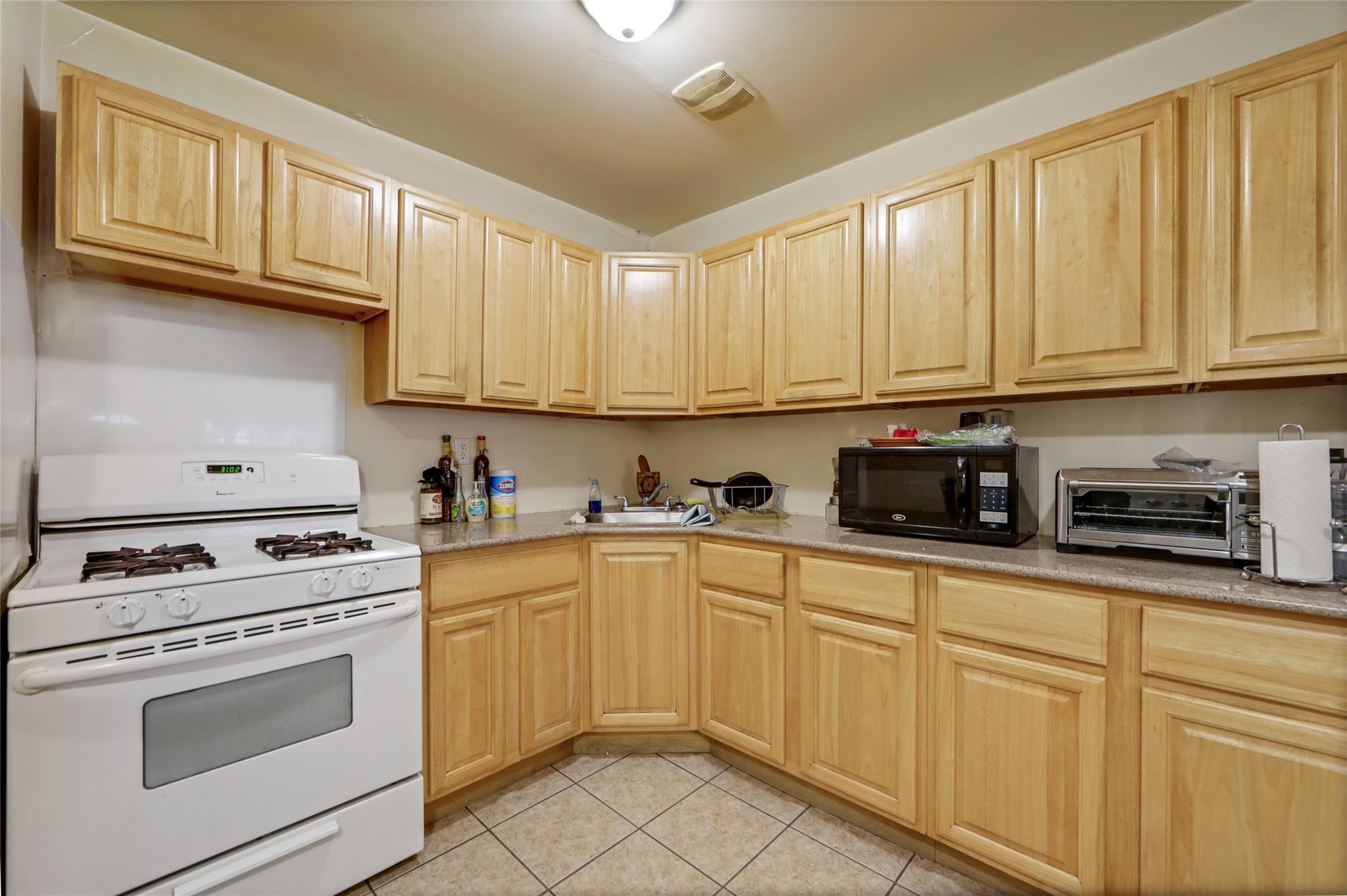 2470 Glebe Avenue, Bronx, NY 10461