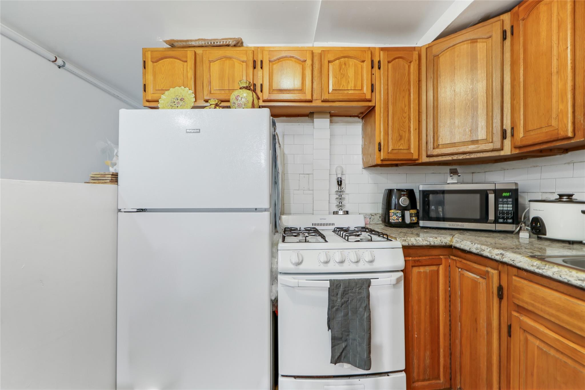 2470 Glebe Avenue, Bronx, NY 10461