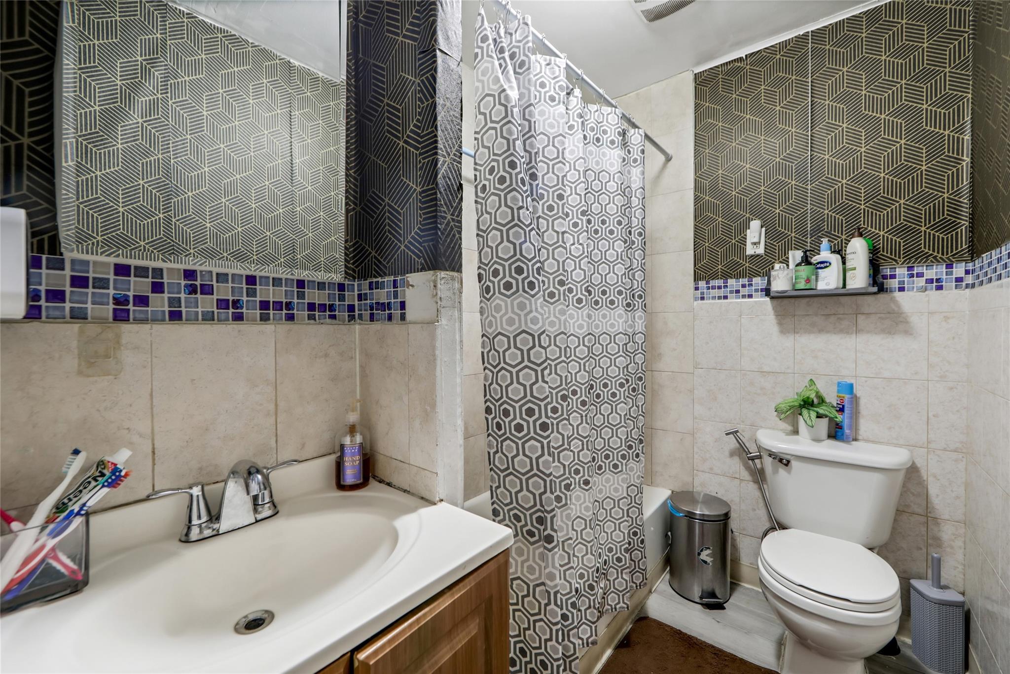 2470 Glebe Avenue, Bronx, NY 10461