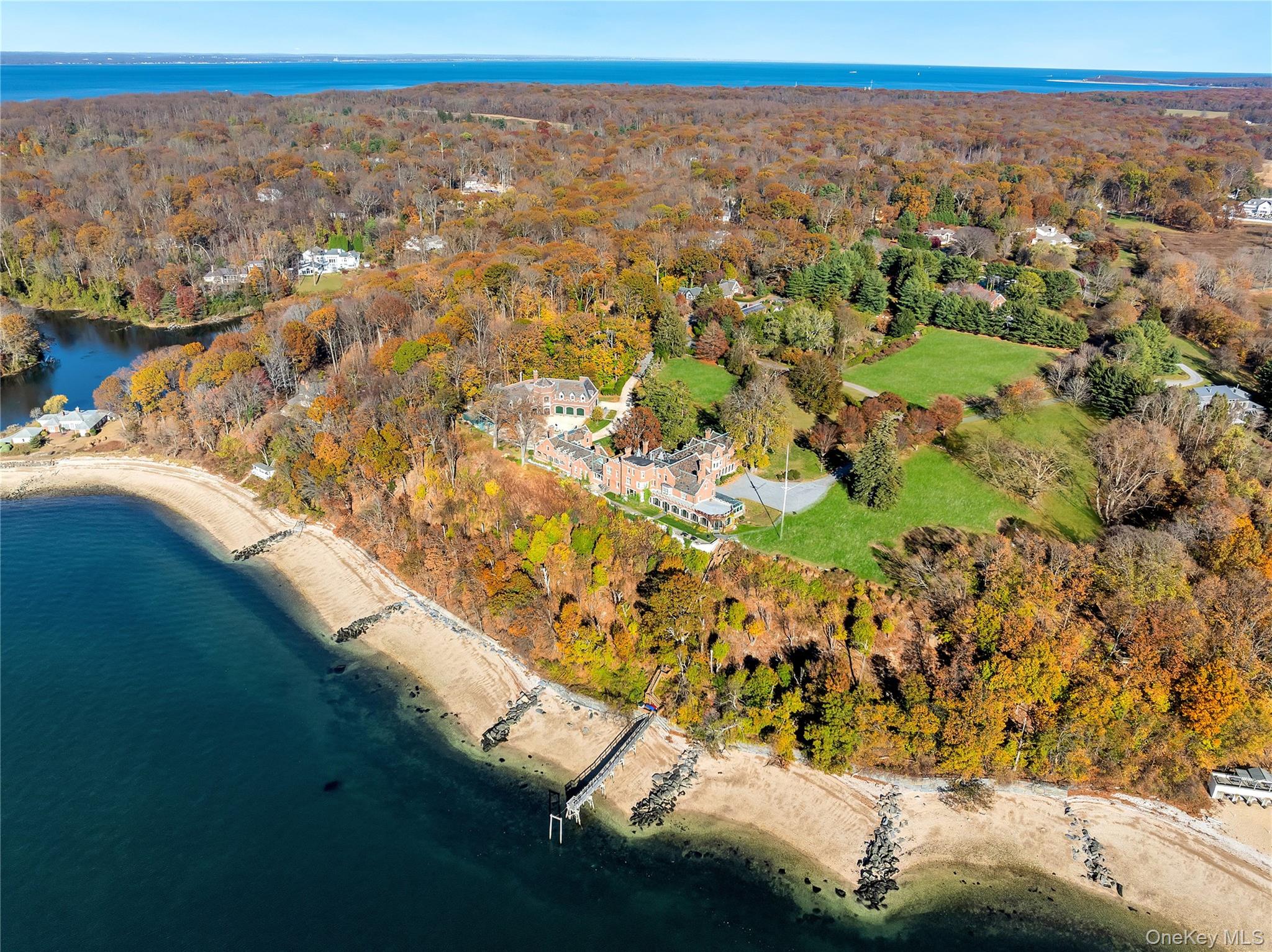 31 Fort Hill Drive, Lloyd Harbor, NY 11743