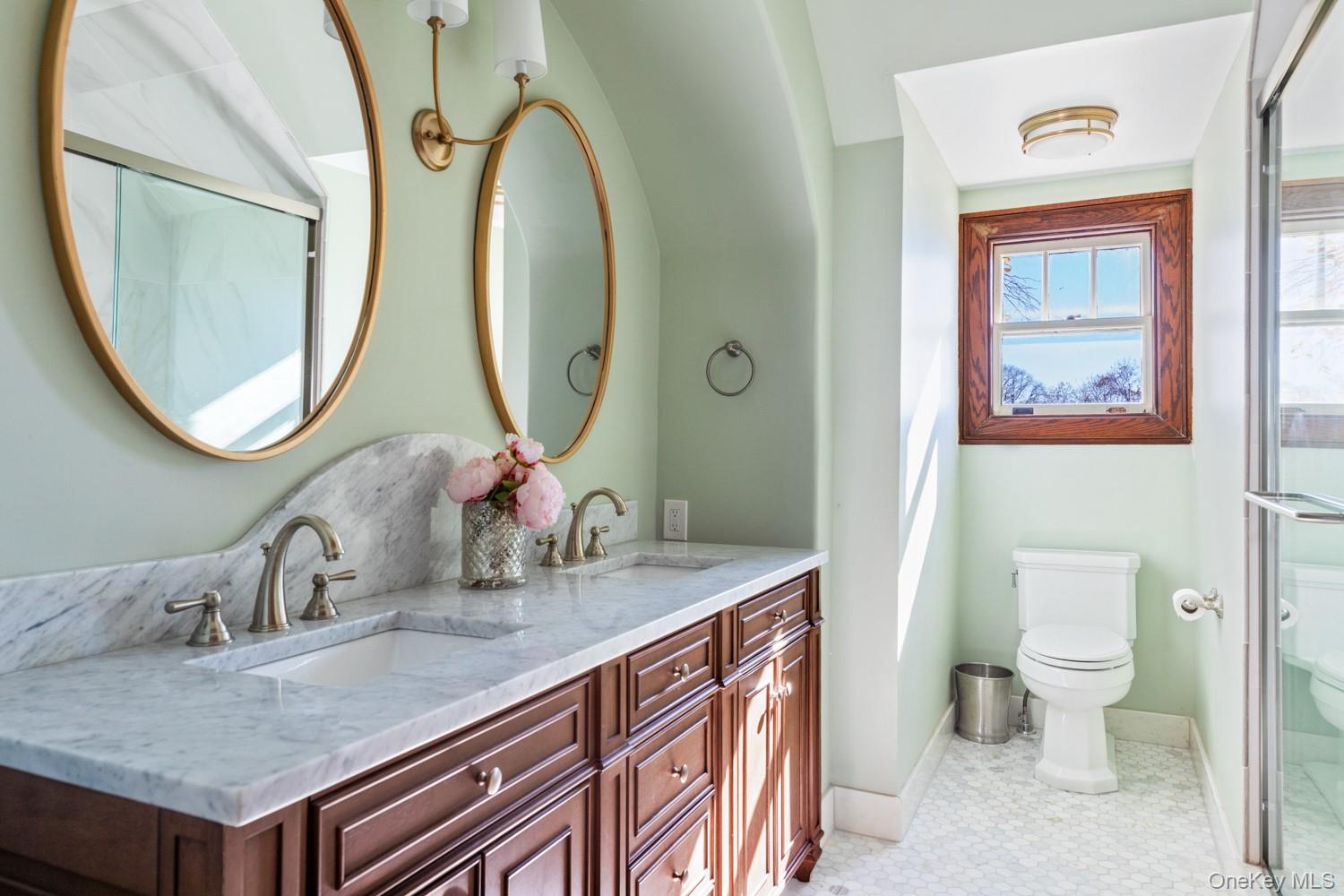 31 Fort Hill Drive, Lloyd Harbor, NY 11743