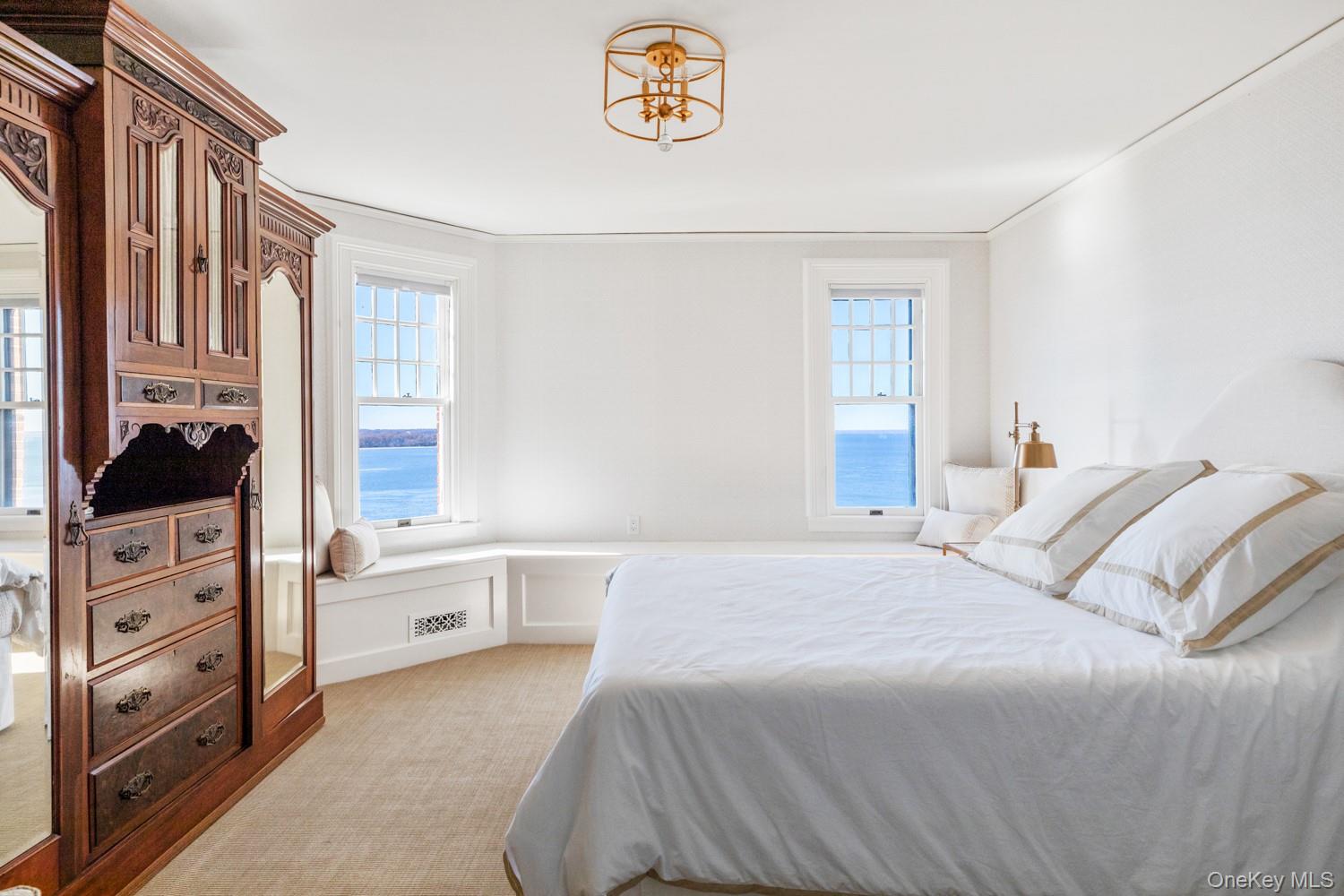 31 Fort Hill Drive, Lloyd Harbor, NY 11743