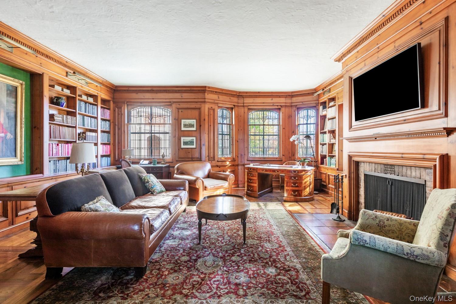 31 Fort Hill Drive, Lloyd Harbor, NY 11743