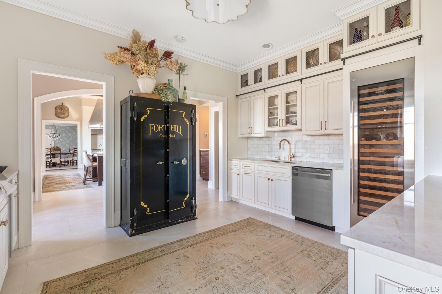 31 Fort Hill Drive, Lloyd Harbor, NY 11743