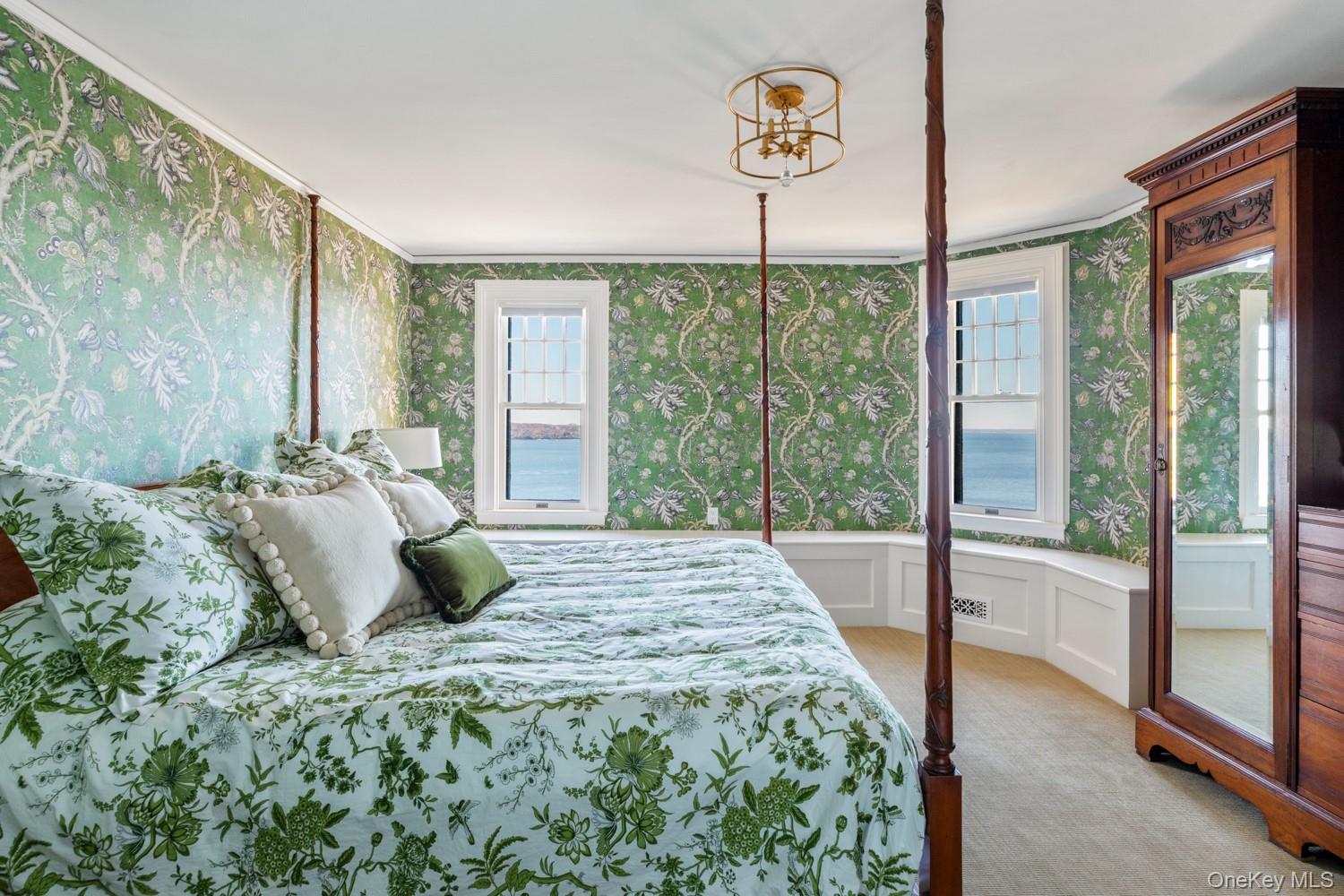 31 Fort Hill Drive, Lloyd Harbor, NY 11743