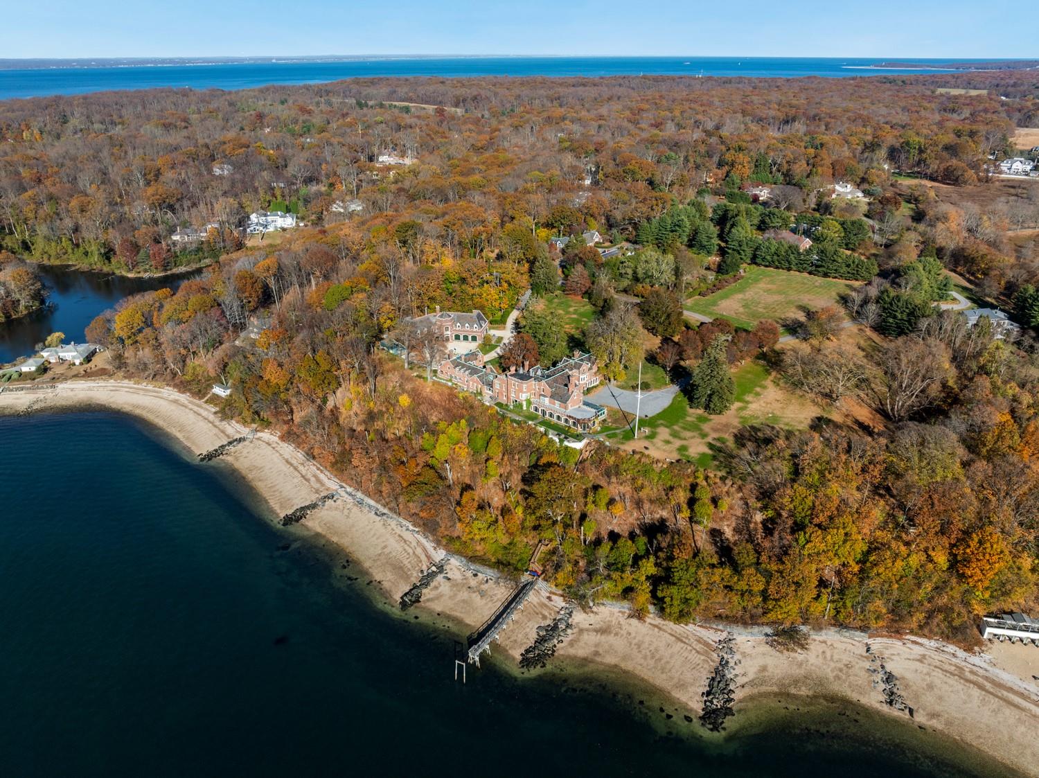 31 Fort Hill Drive, Lloyd Harbor, NY 11743