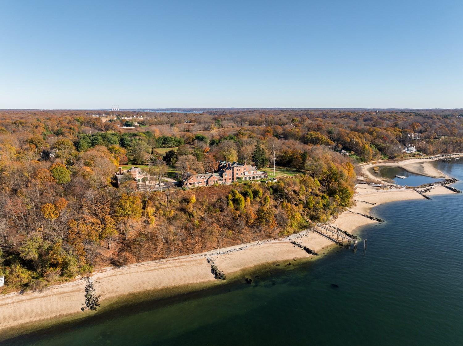 31 Fort Hill Drive, Lloyd Harbor, NY 11743