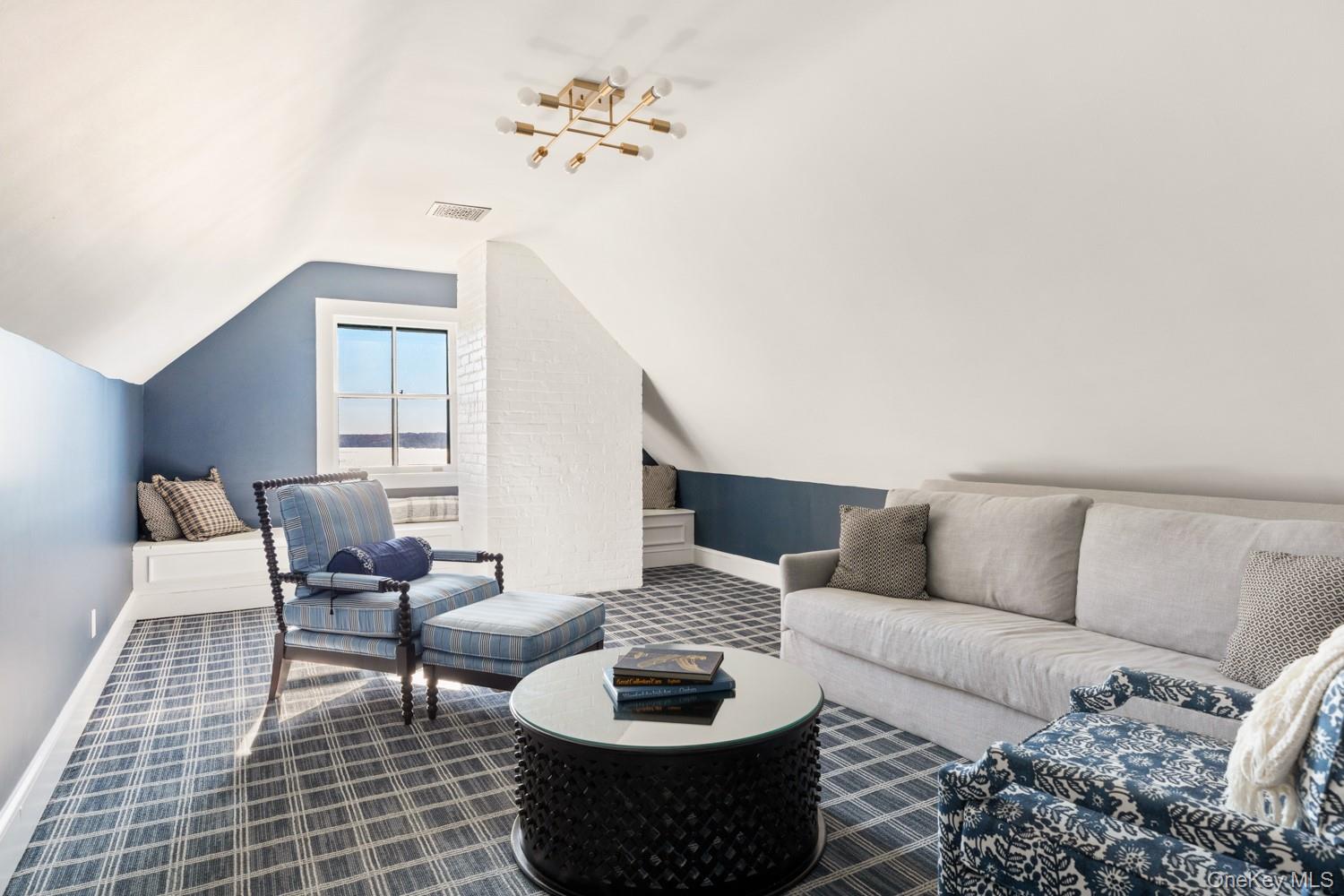 31 Fort Hill Drive, Lloyd Harbor, NY 11743