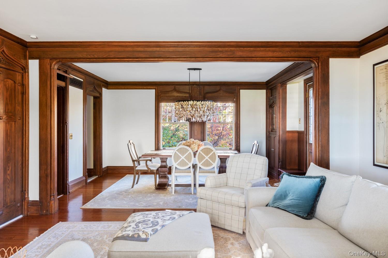 31 Fort Hill Drive, Lloyd Harbor, NY 11743