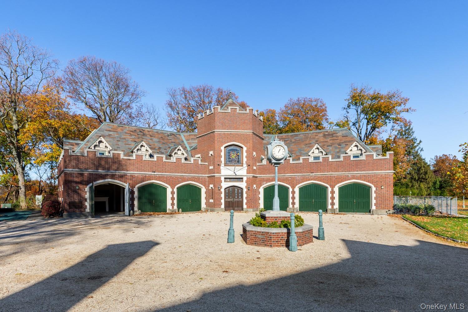 31 Fort Hill Drive, Lloyd Harbor, NY 11743