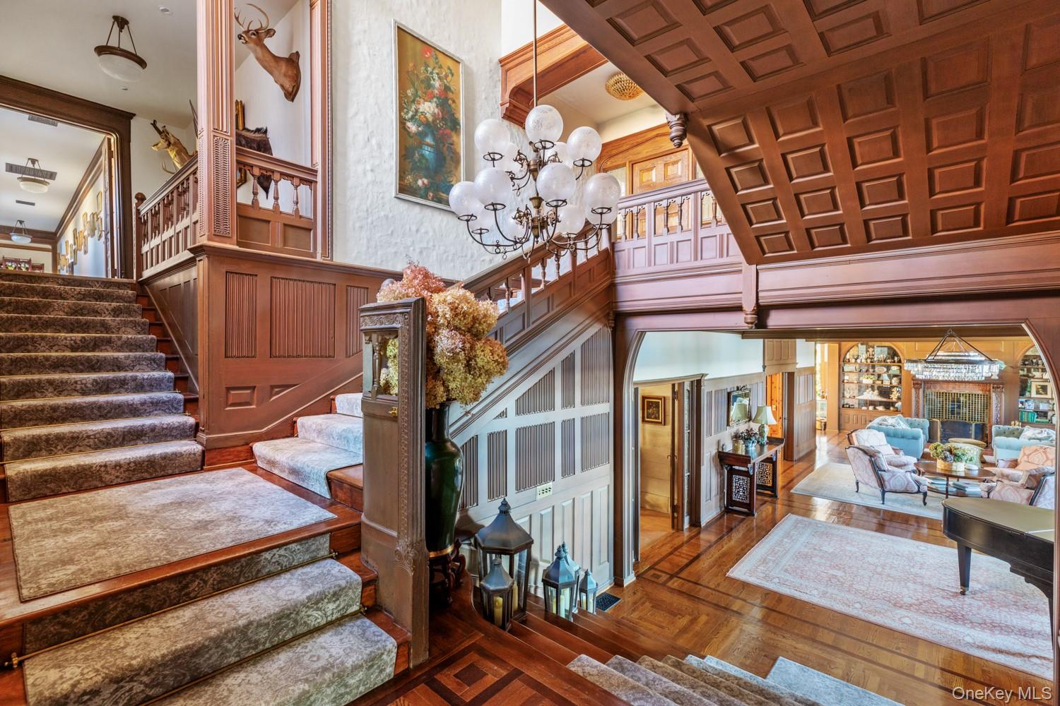 31 Fort Hill Drive, Lloyd Harbor, NY 11743