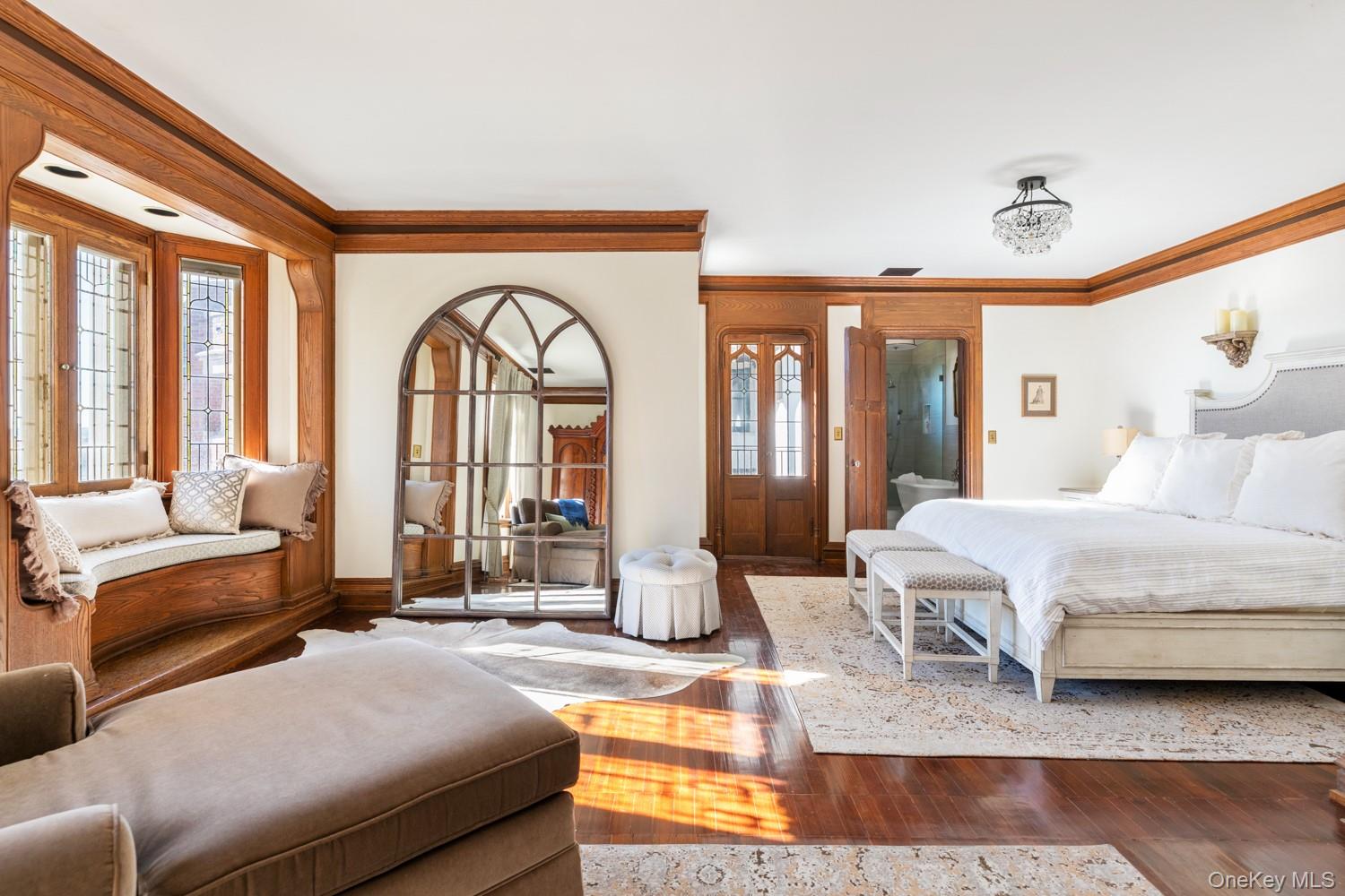 31 Fort Hill Drive, Lloyd Harbor, NY 11743