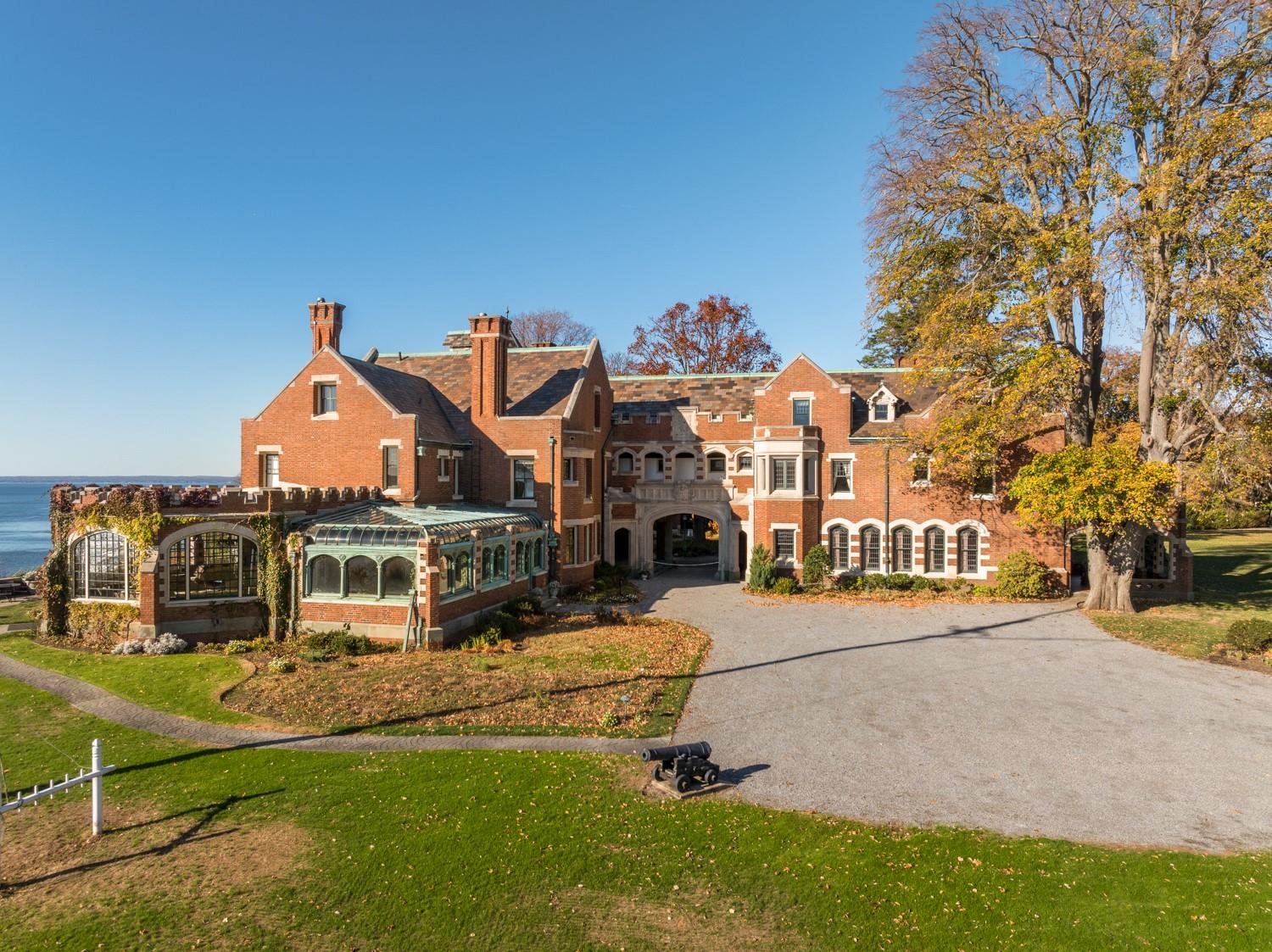 31 Fort Hill Drive, Lloyd Harbor, NY 11743