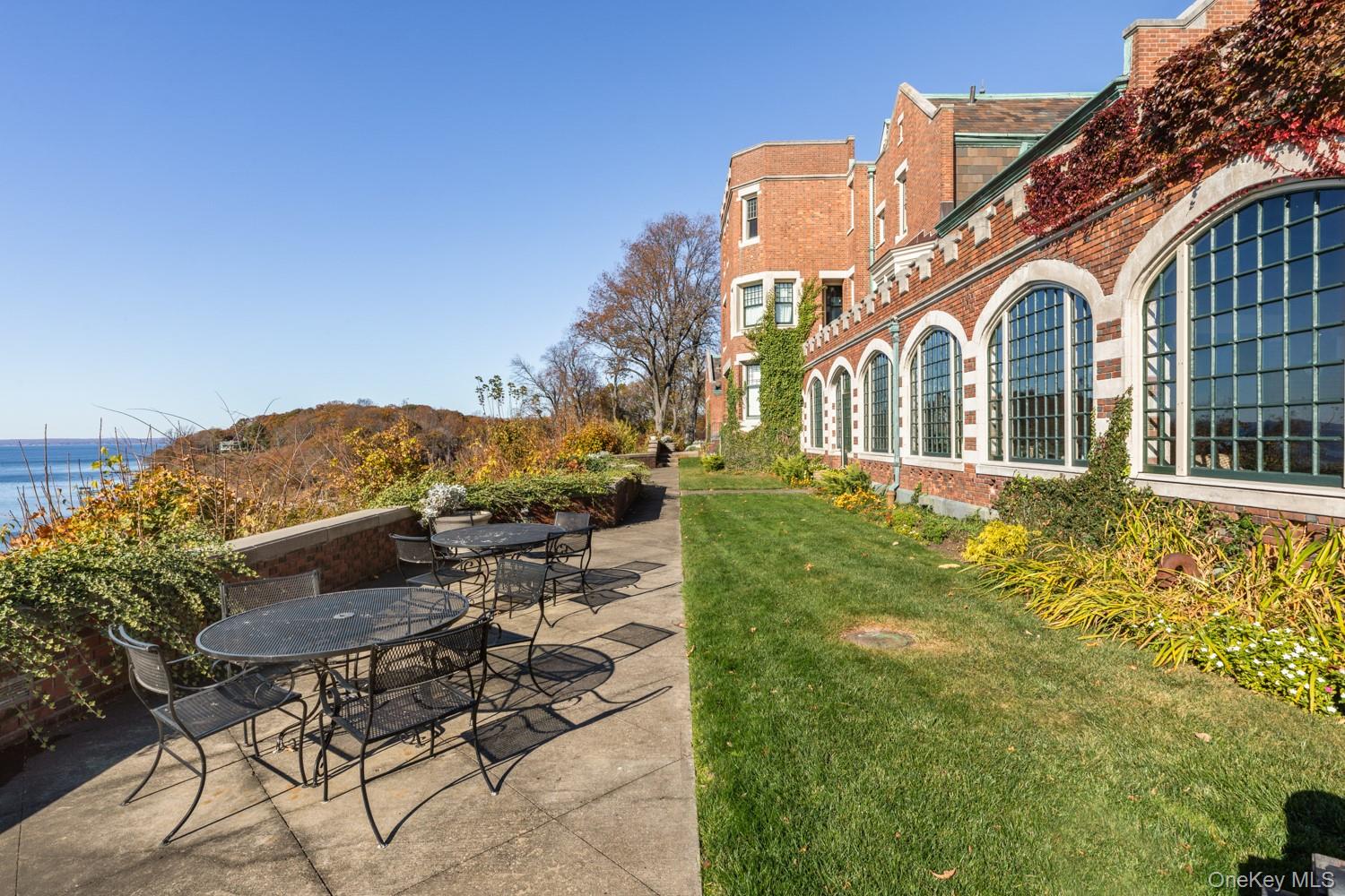 31 Fort Hill Drive, Lloyd Harbor, NY 11743