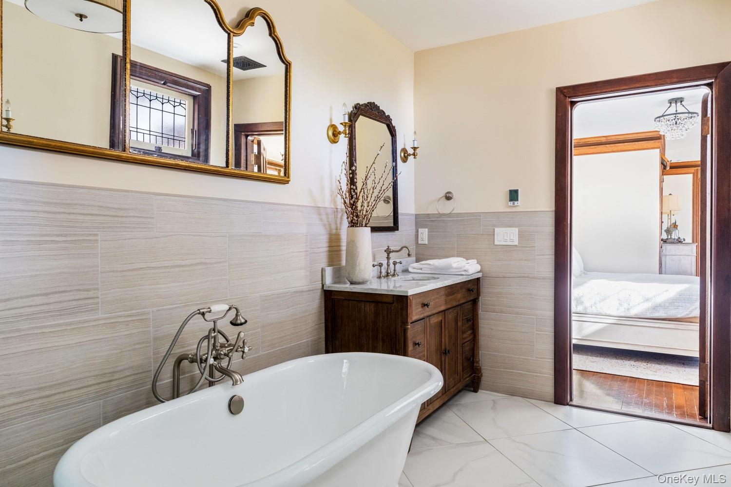 31 Fort Hill Drive, Lloyd Harbor, NY 11743