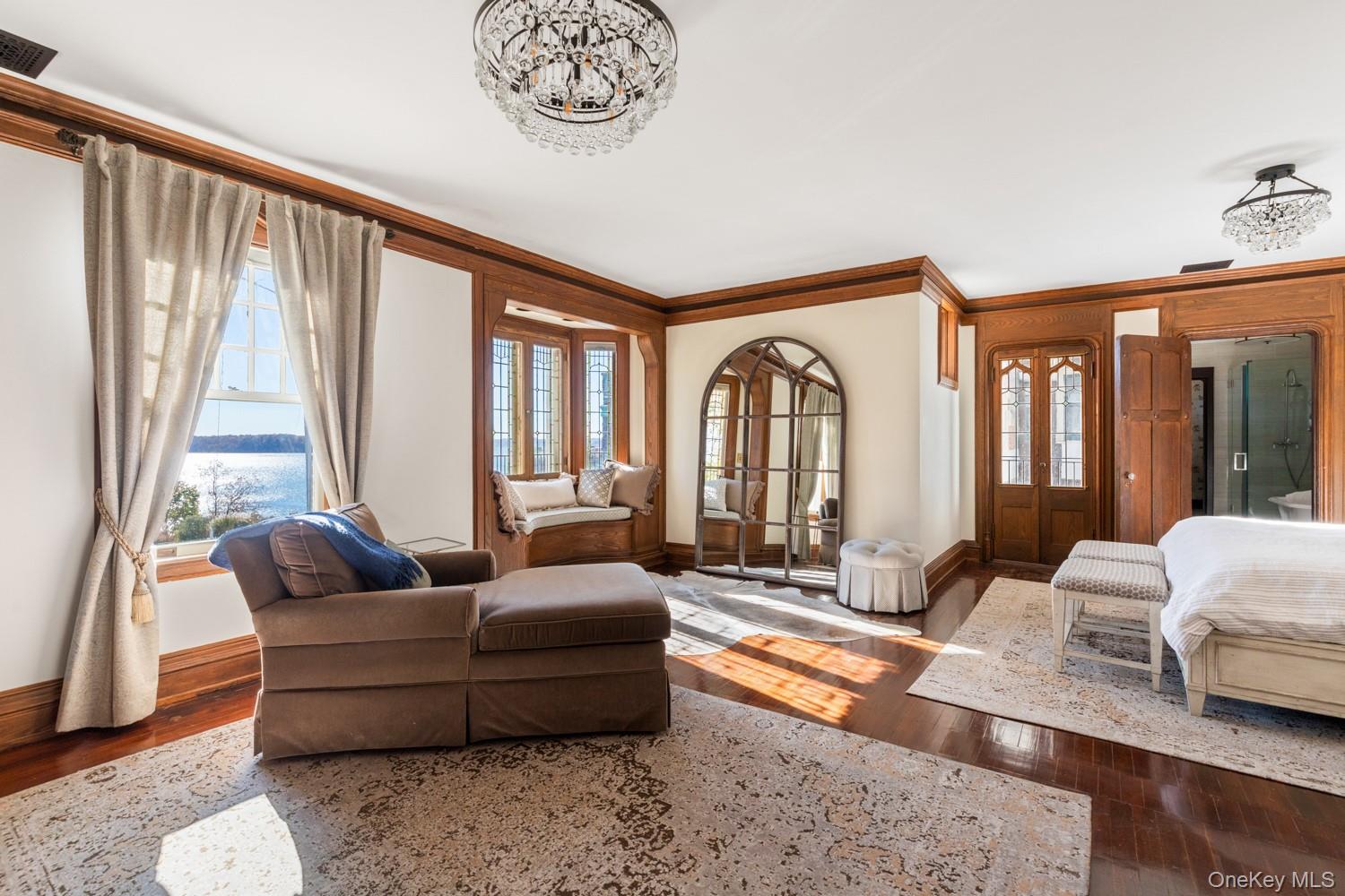 31 Fort Hill Drive, Lloyd Harbor, NY 11743