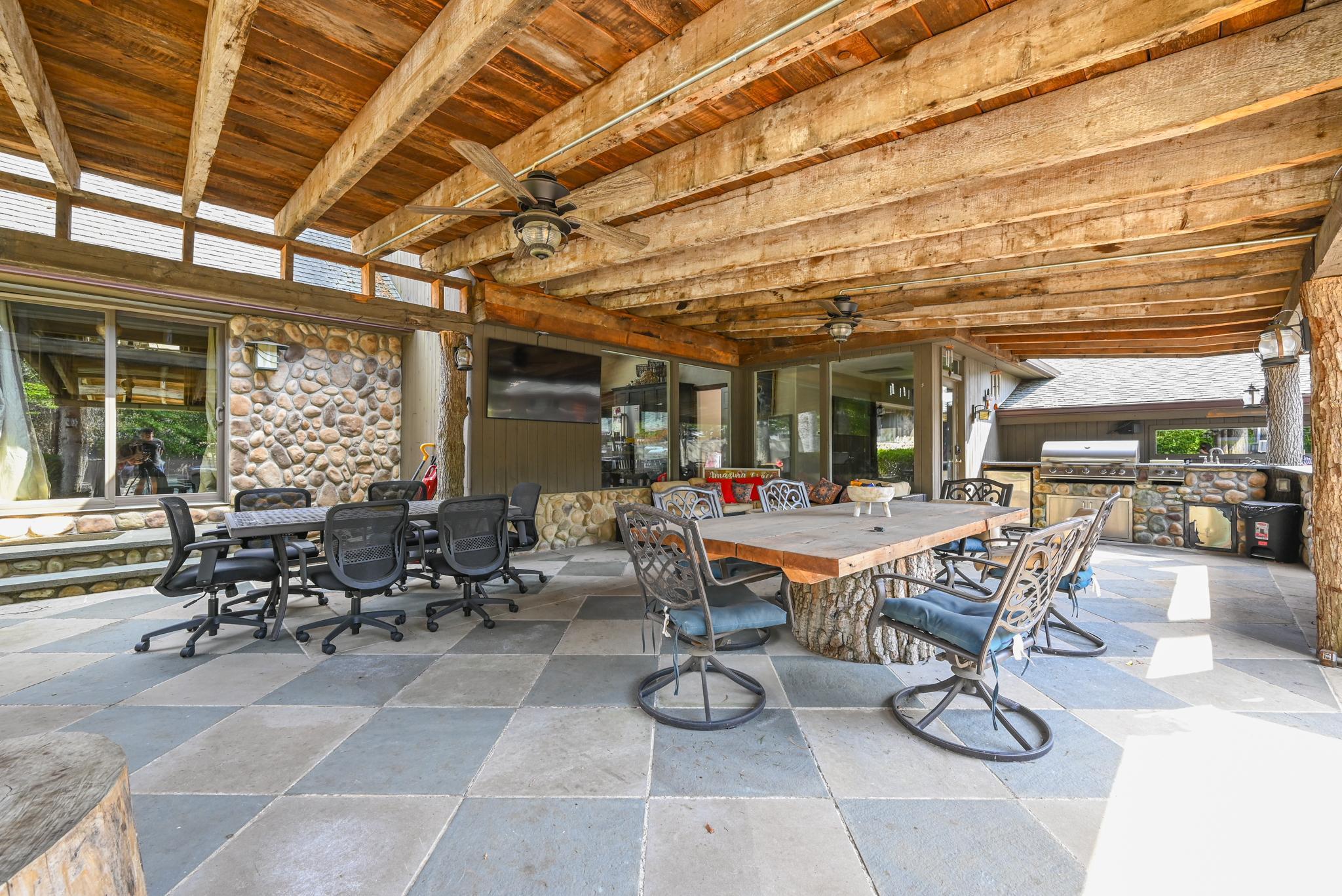 527 Deer Park Avenue, Dix Hills, NY 11746-5207