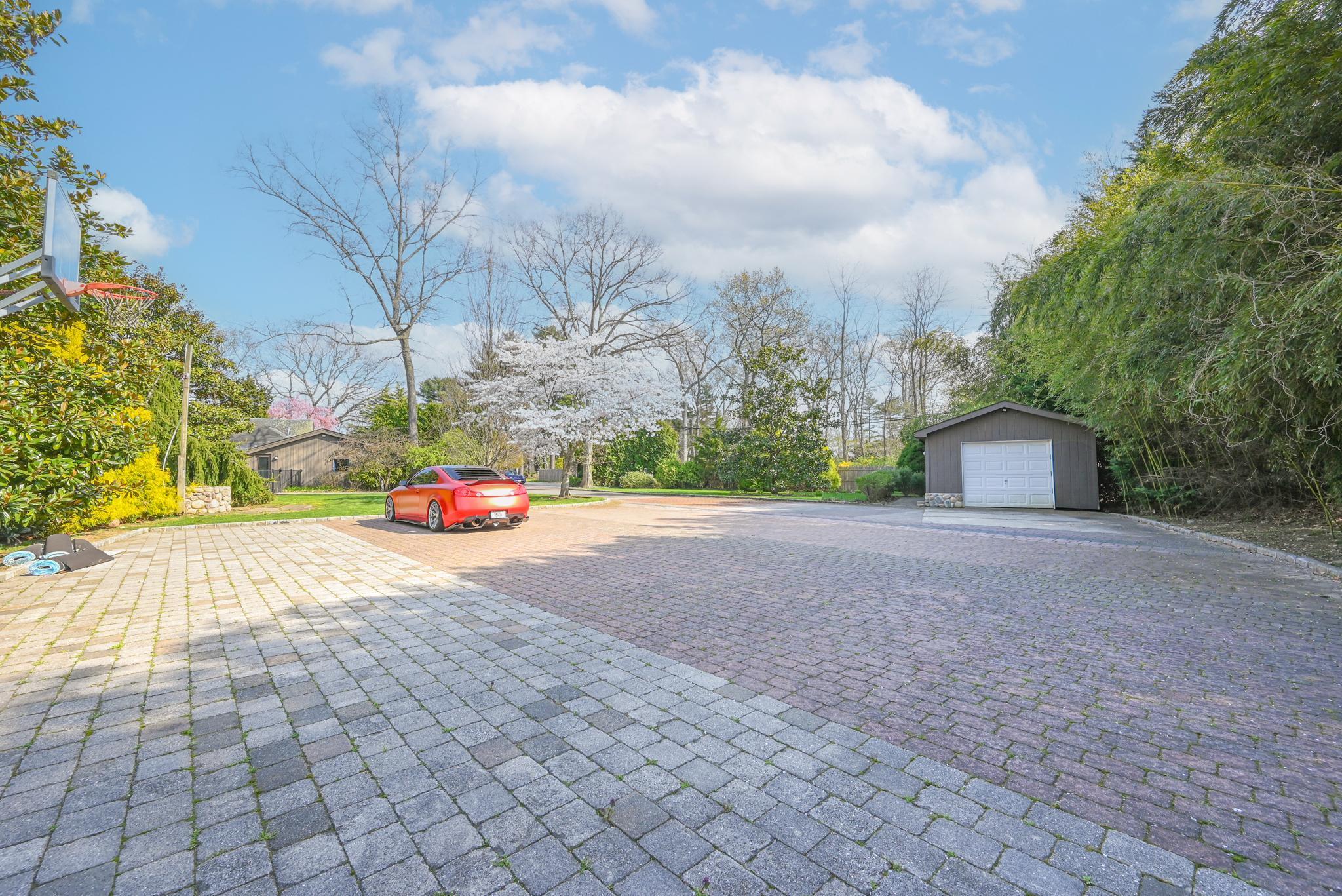 527 Deer Park Avenue, Dix Hills, NY 11746-5207