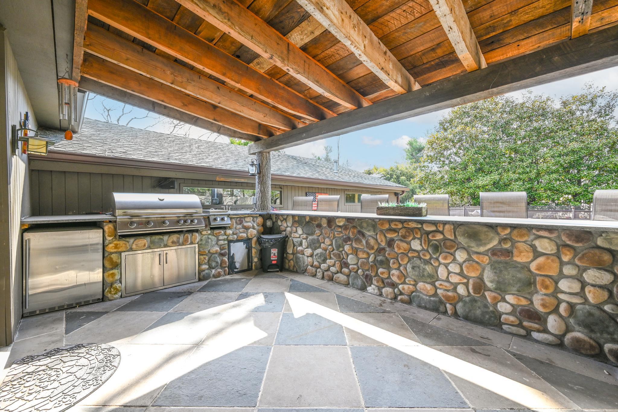 527 Deer Park Avenue, Dix Hills, NY 11746-5207