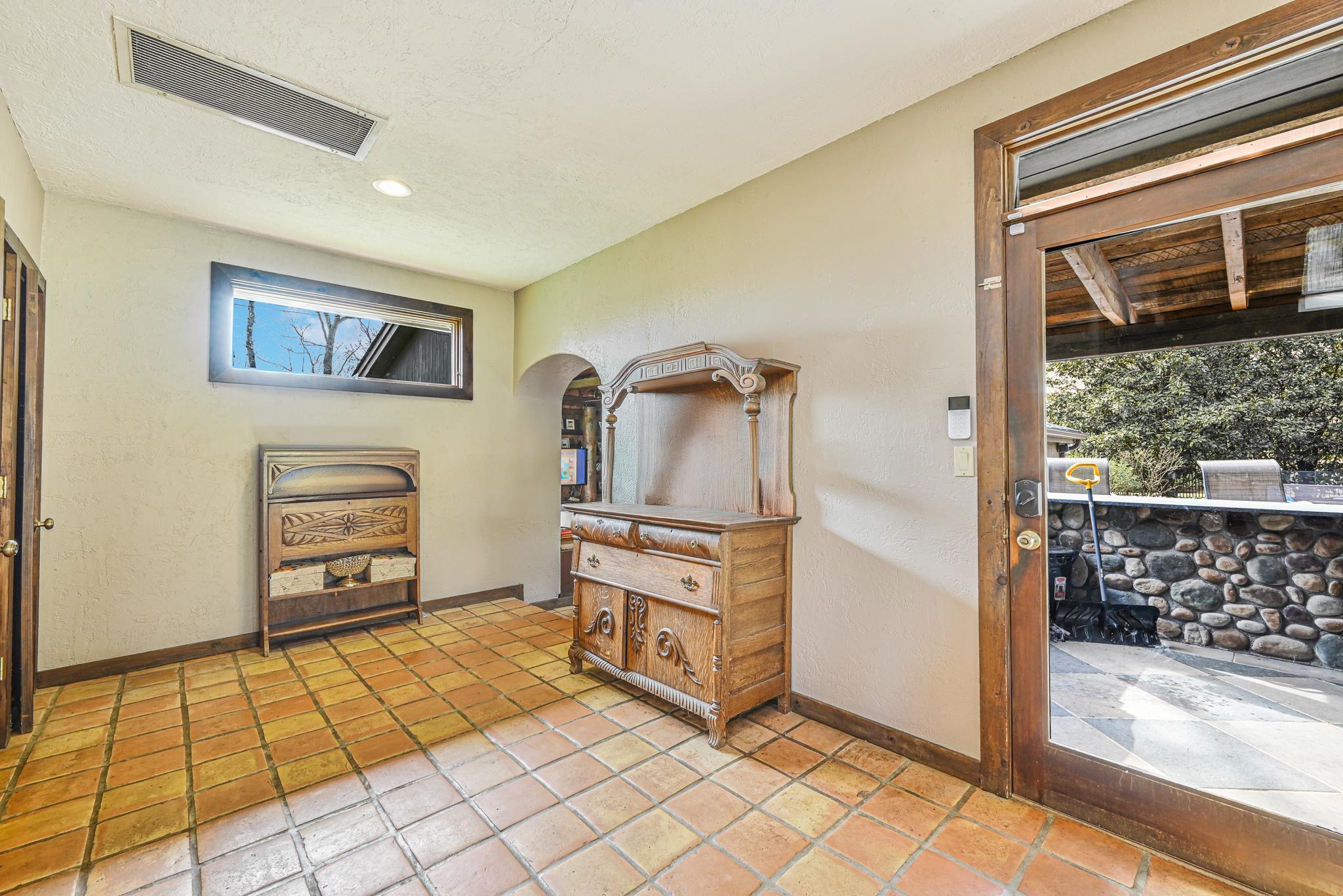 527 Deer Park Avenue, Dix Hills, NY 11746-5207