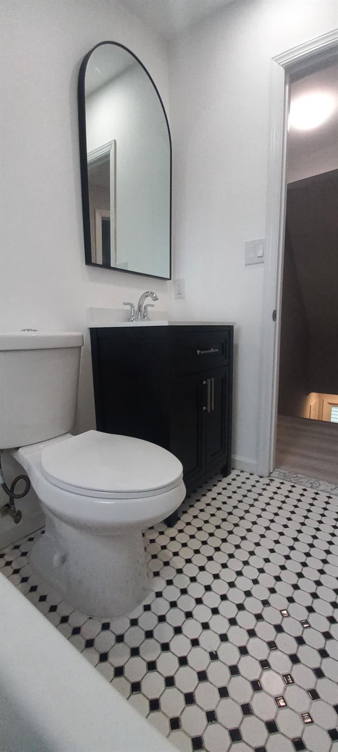 3 Hampton Road, Lynbrook, NY 11563