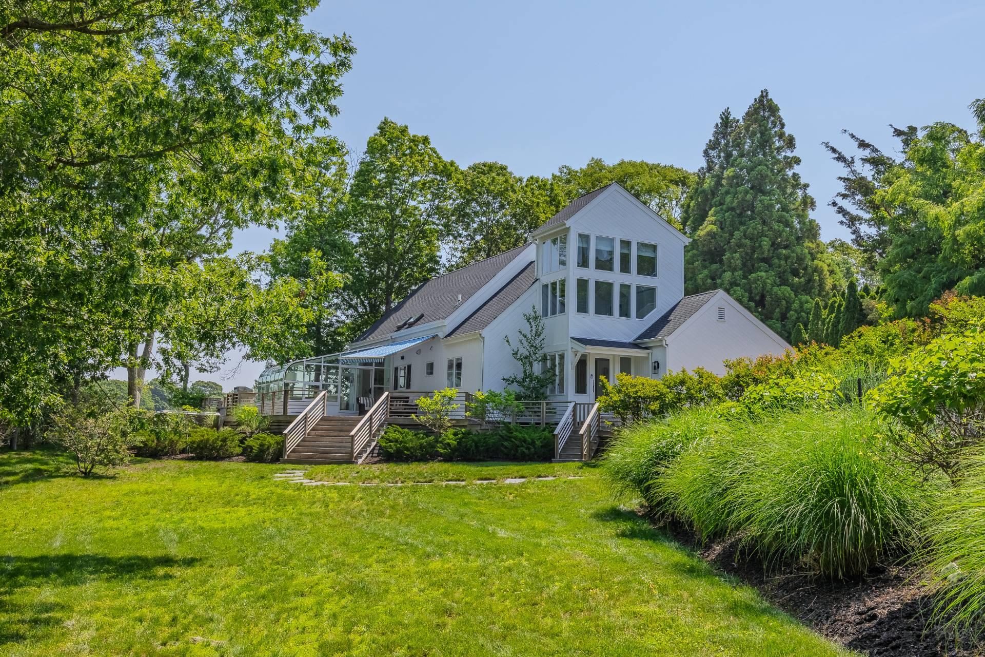 11 Dickerson Drive, Shelter Island, NY 11964