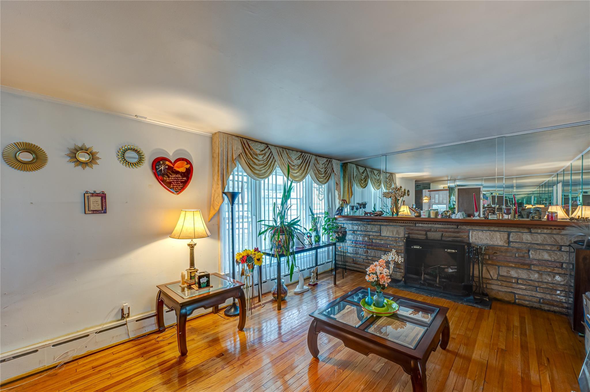 6 Frederick Ave, Freeport, NY 11520