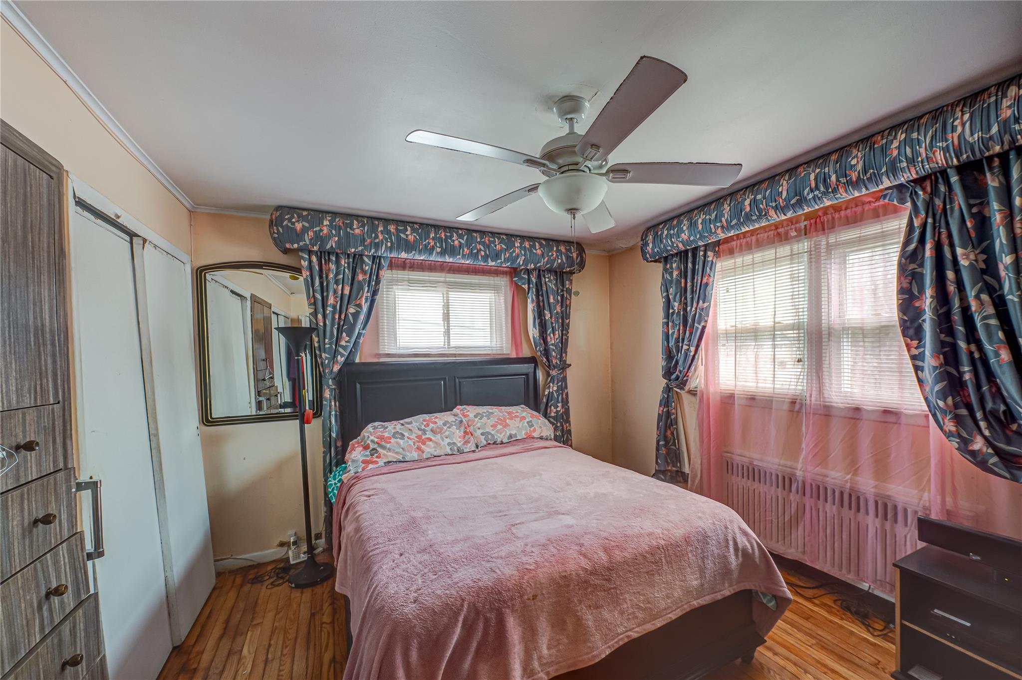 6 Frederick Ave, Freeport, NY 11520