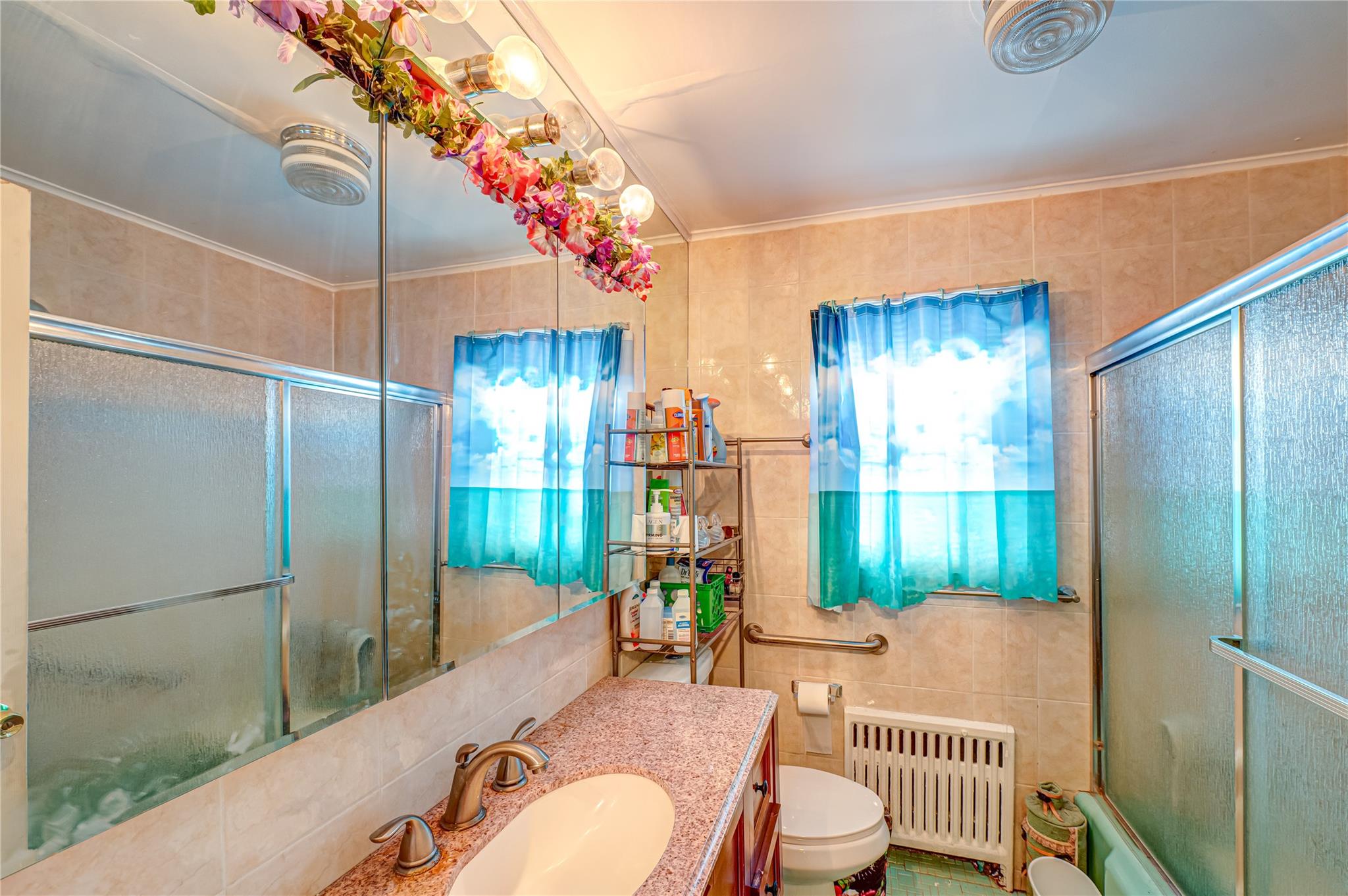 6 Frederick Ave, Freeport, NY 11520