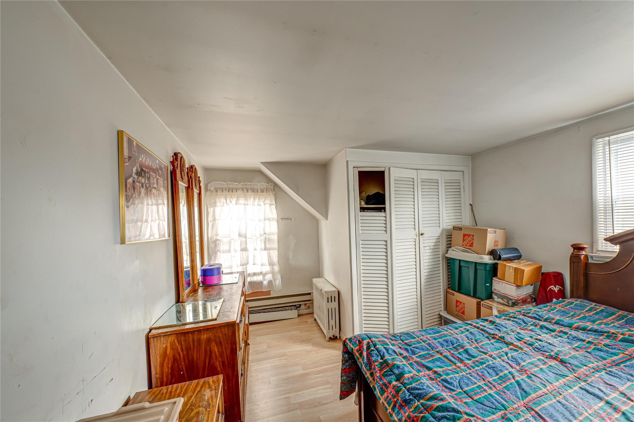 6 Frederick Ave, Freeport, NY 11520