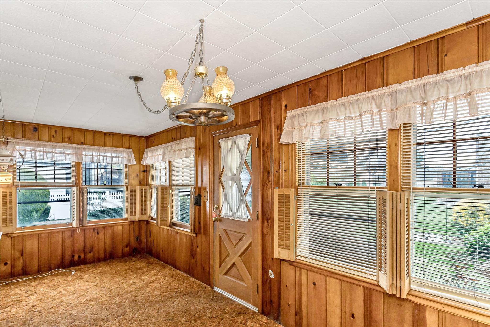 1006 New Hyde Park Road, New Hyde Park, NY 11040