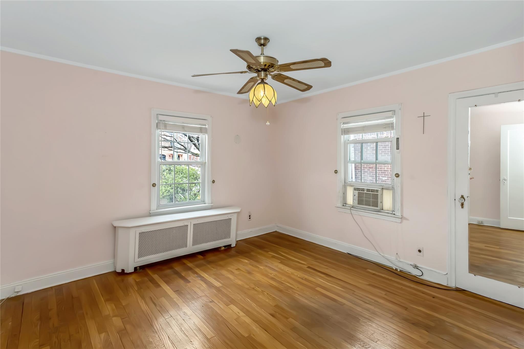 1006 New Hyde Park Road, New Hyde Park, NY 11040