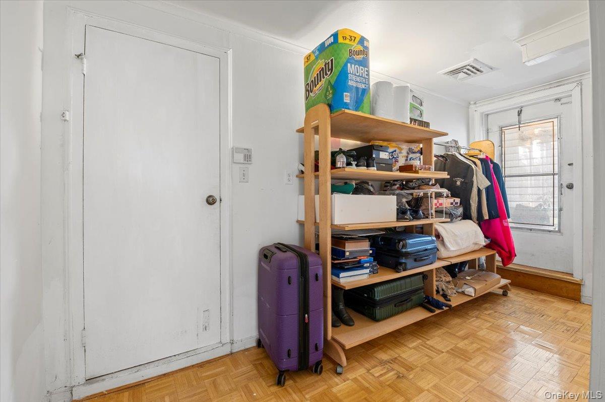 18 Hilary Lane, Westbury, NY 11590