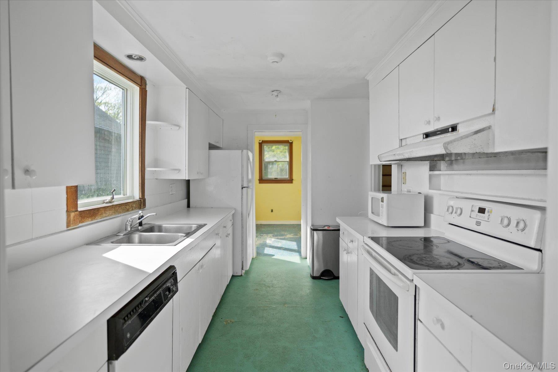 4 Shore Road, Bellport Village, NY 11713