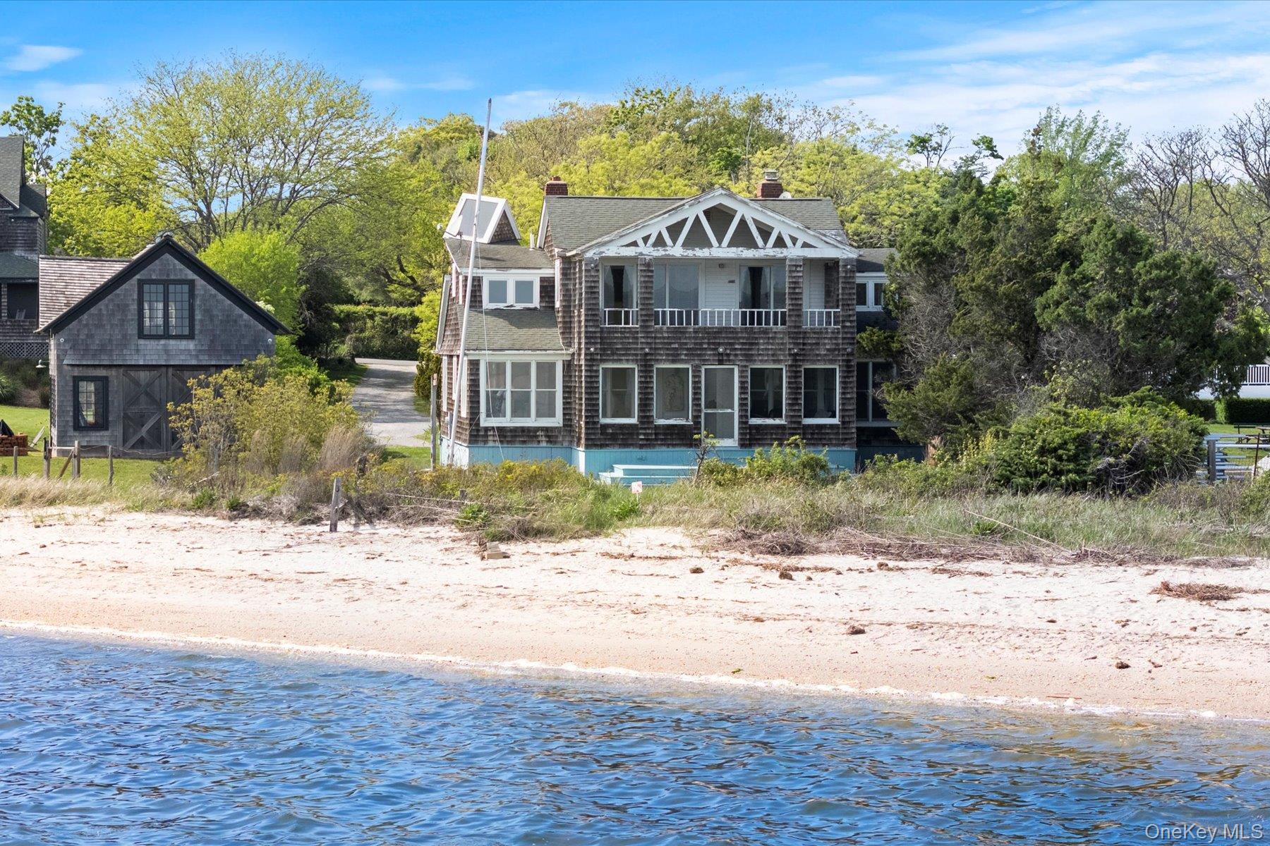 4 Shore Road, Bellport Village, NY 11713