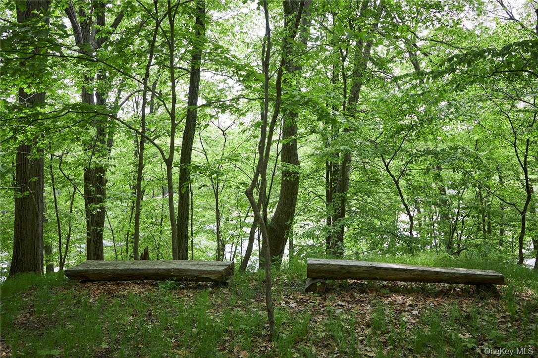 425 Spring Lake Road, Red Hook, NY 12571