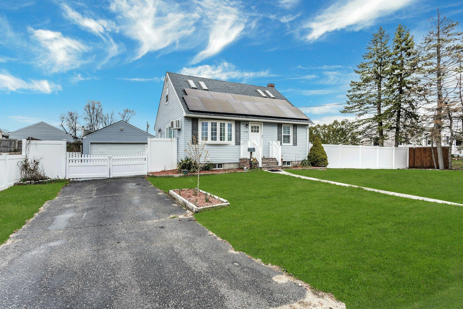 1124 14th Street, West Babylon, NY 11704
