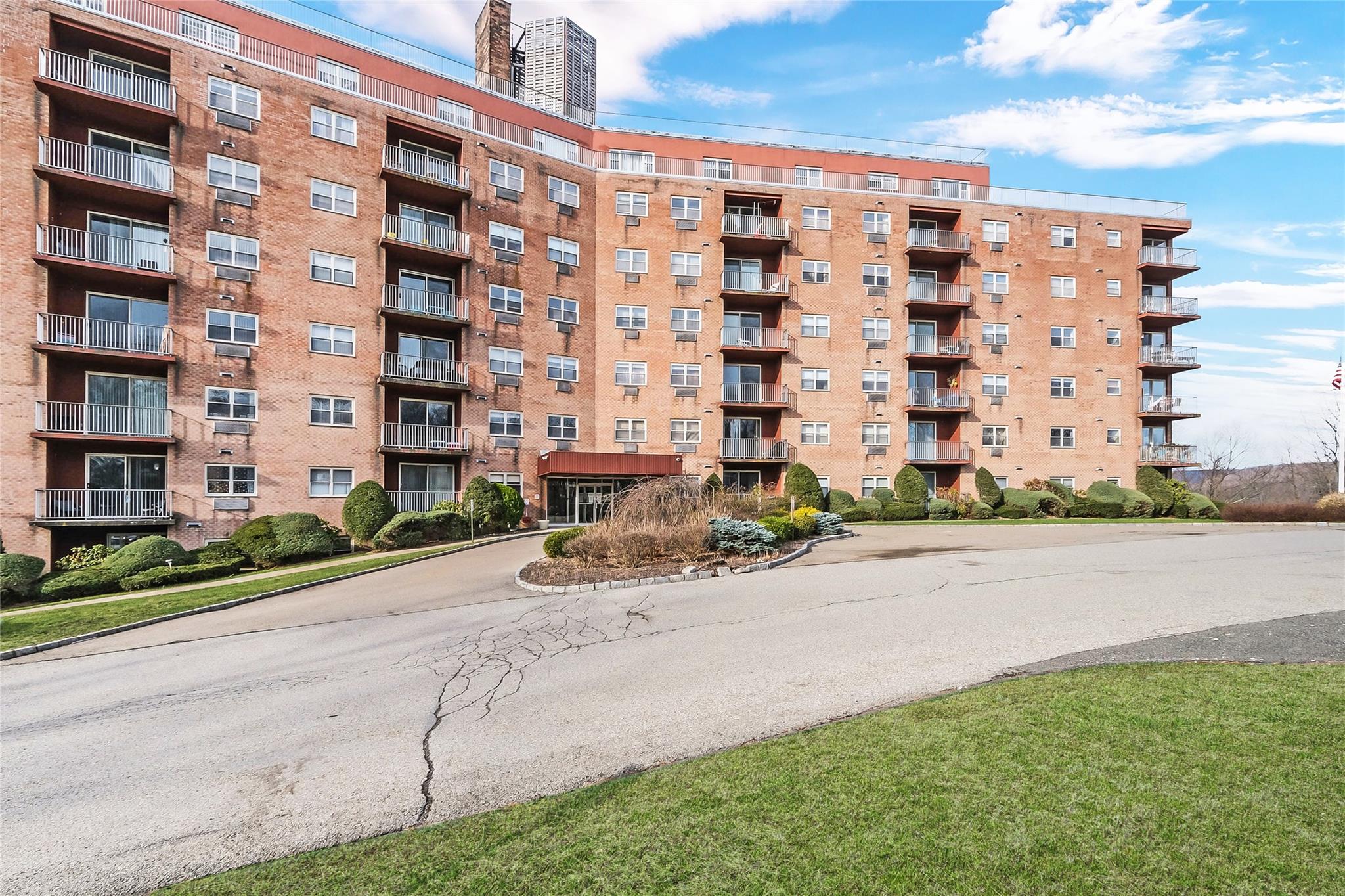 1 Lakeview Drive # 4S, Peekskill, NY 10566