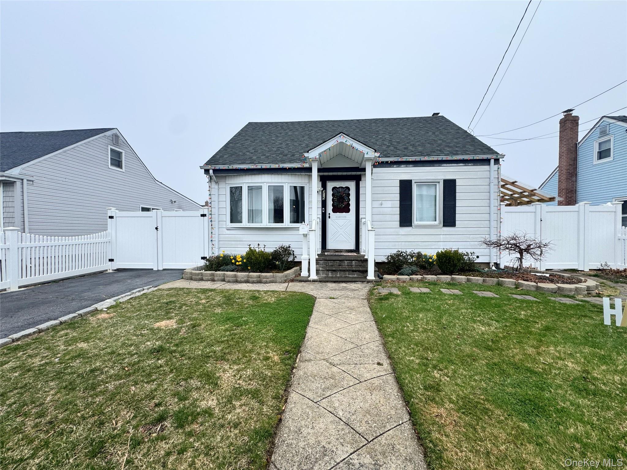 315 Cedar Court, Copiague, NY 11726