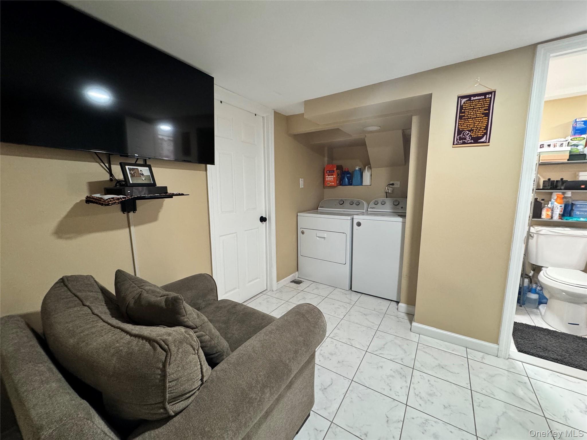 315 Cedar Court, Copiague, NY 11726