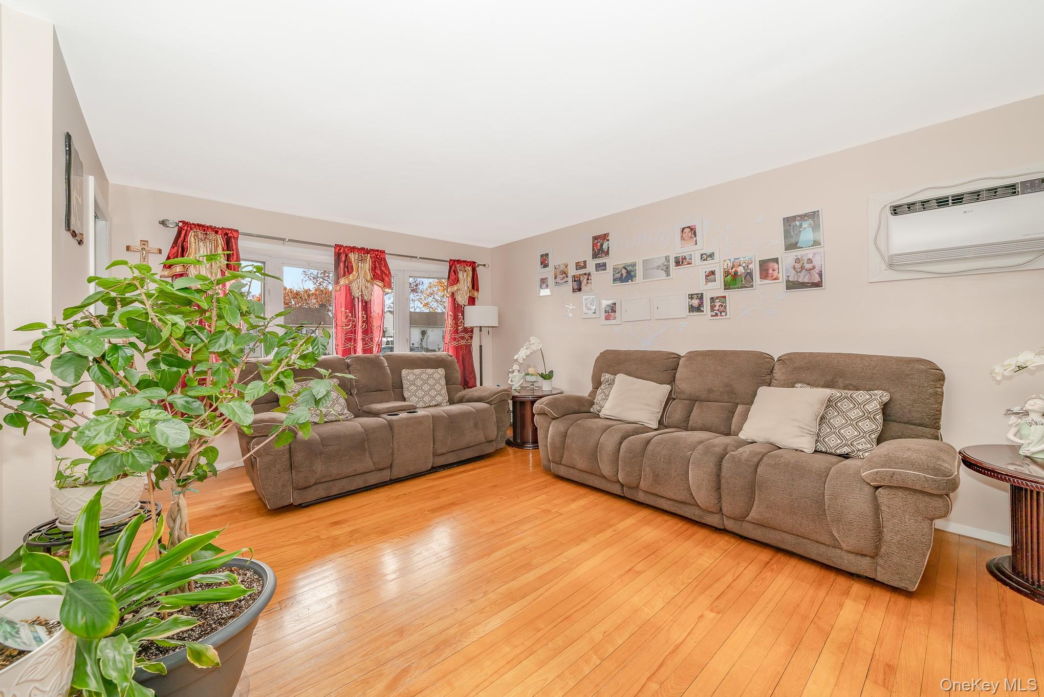 315 Cedar Court, Copiague, NY 11726