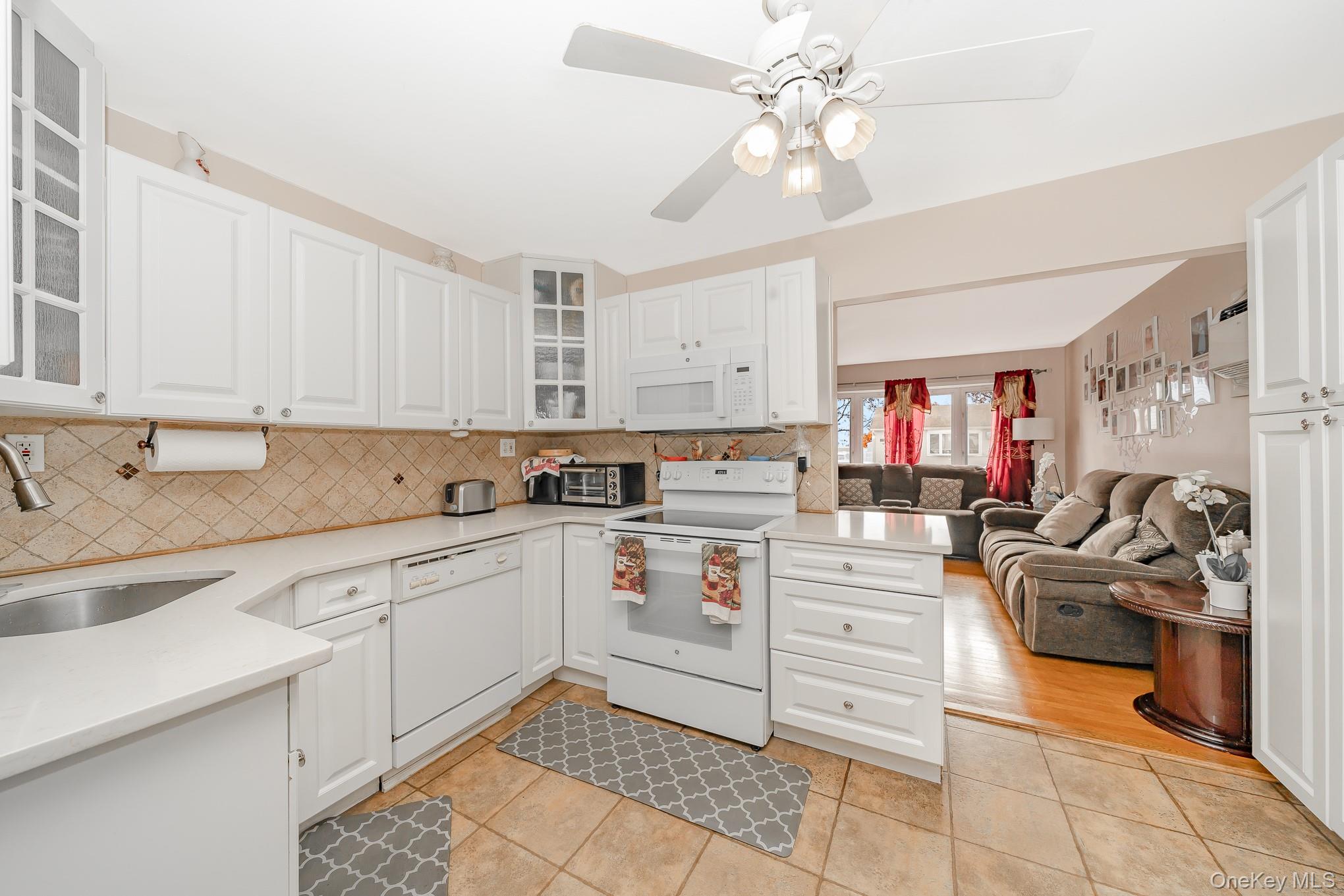 315 Cedar Court, Copiague, NY 11726