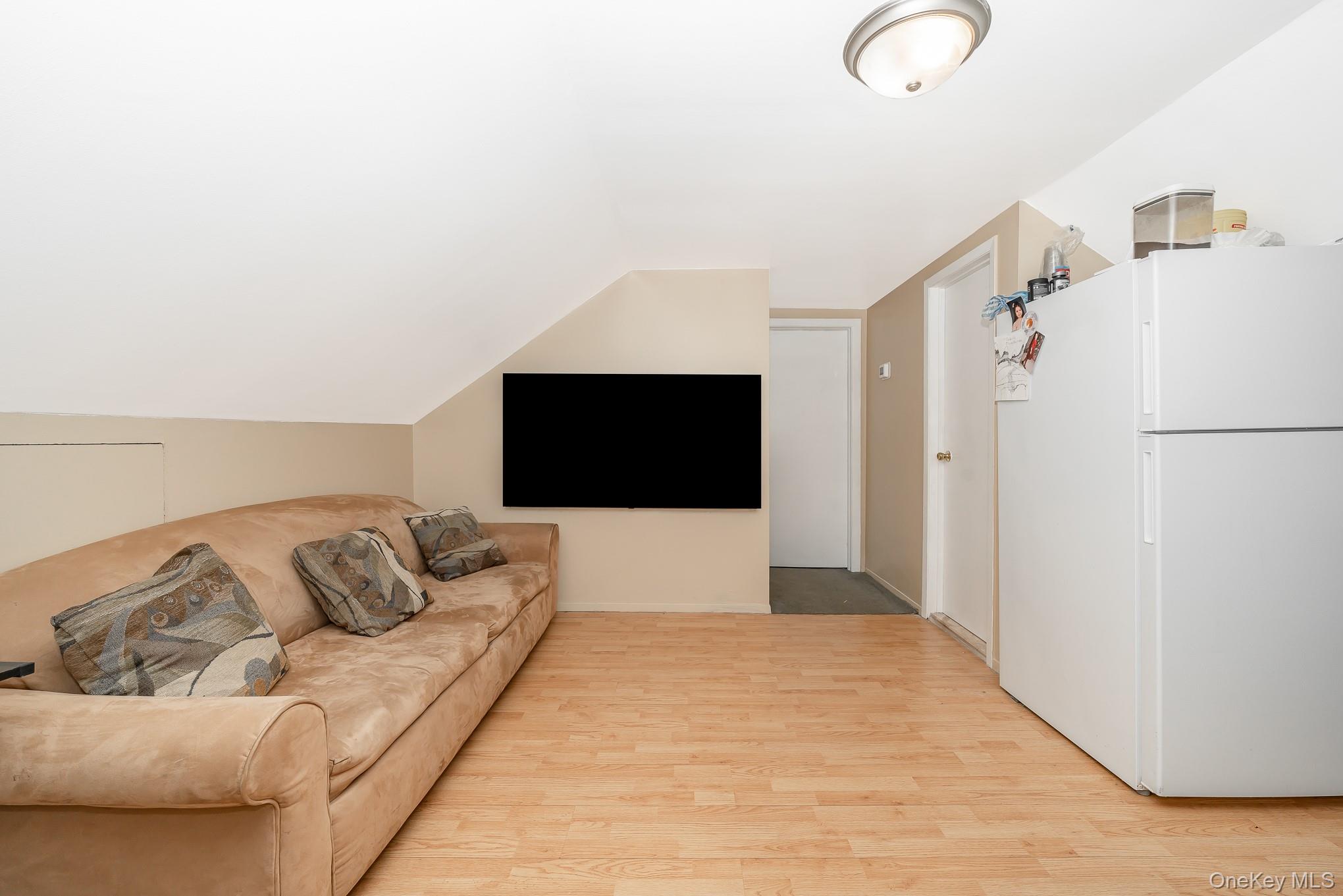 315 Cedar Court, Copiague, NY 11726