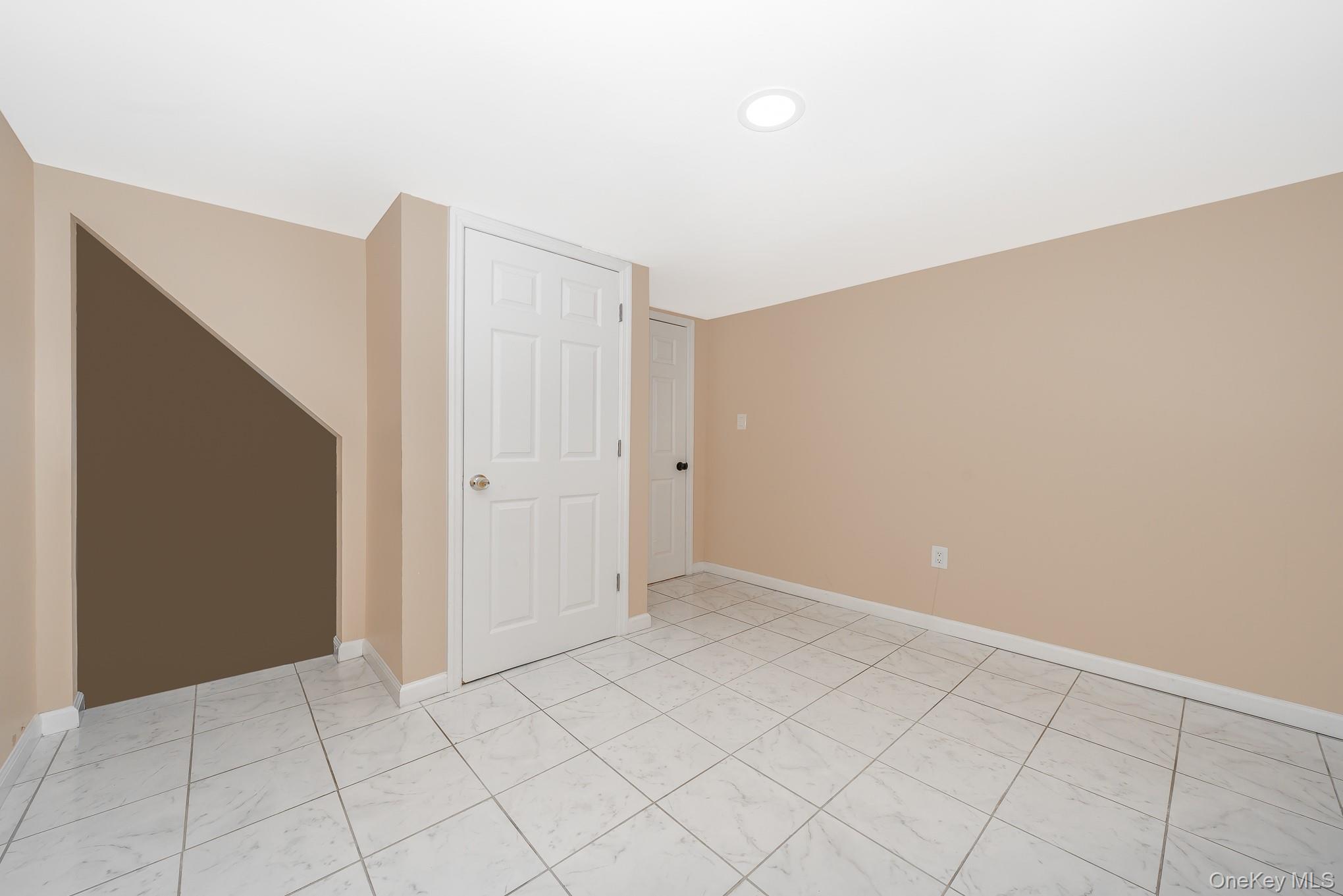 315 Cedar Court, Copiague, NY 11726