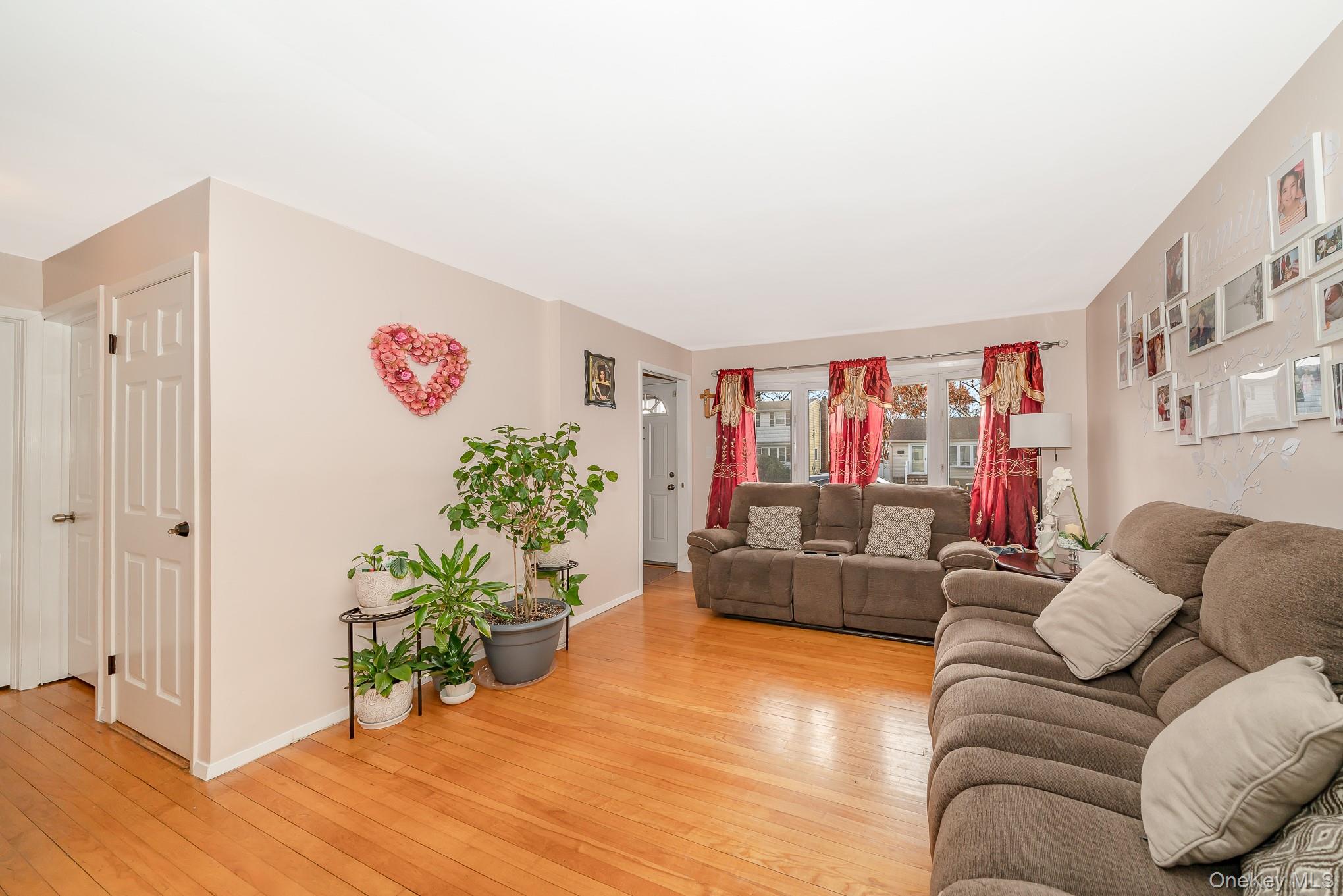 315 Cedar Court, Copiague, NY 11726