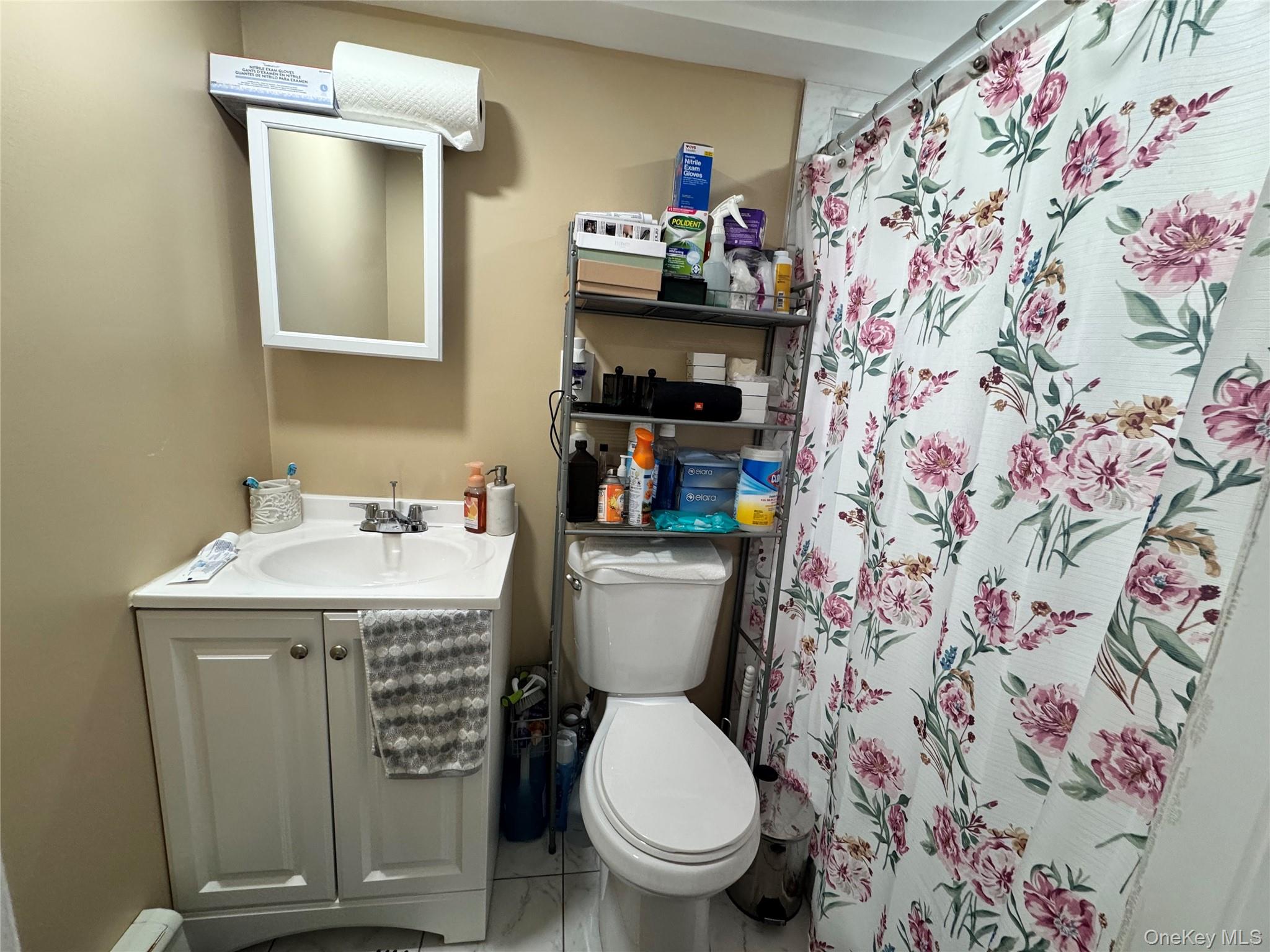 315 Cedar Court, Copiague, NY 11726