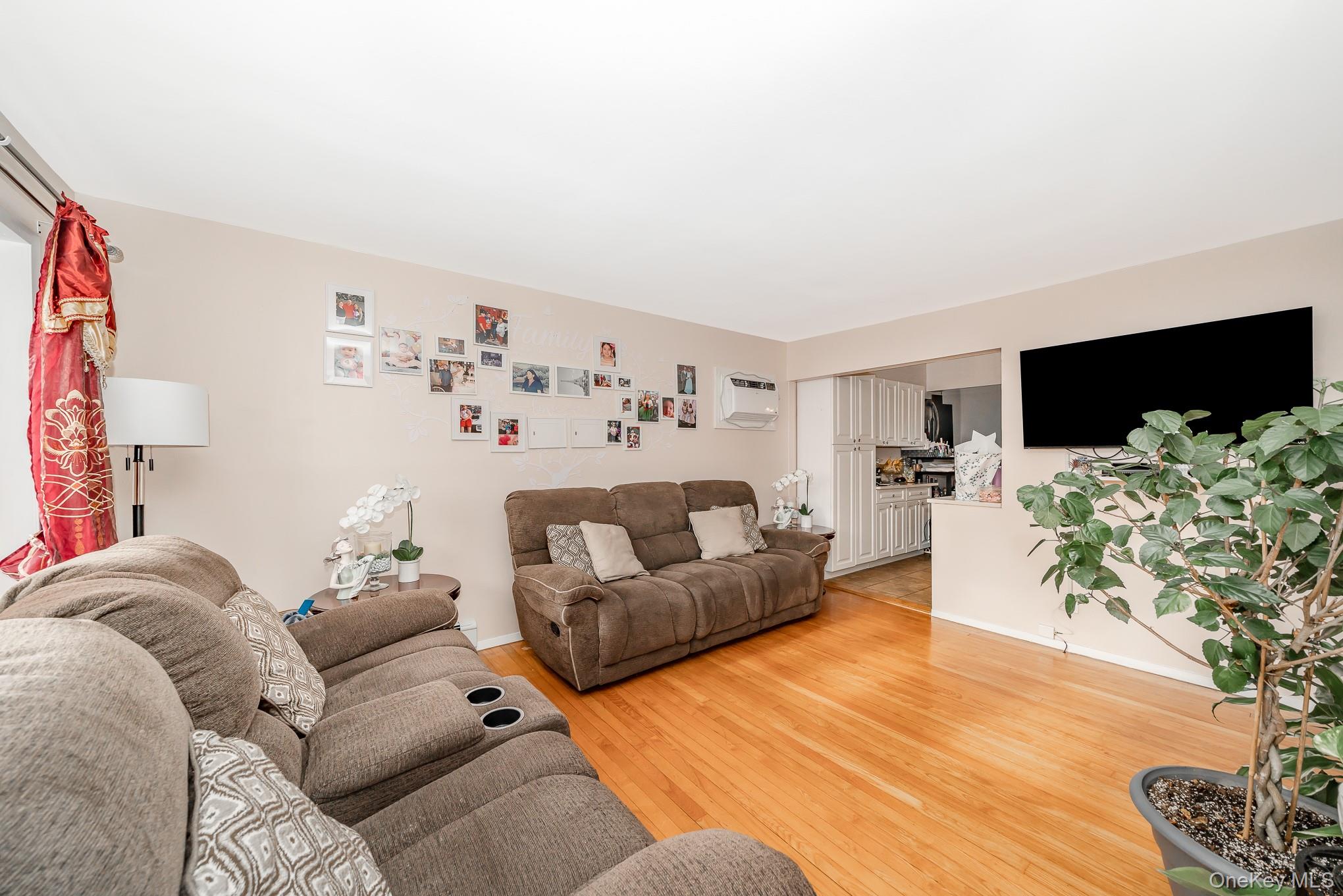 315 Cedar Court, Copiague, NY 11726